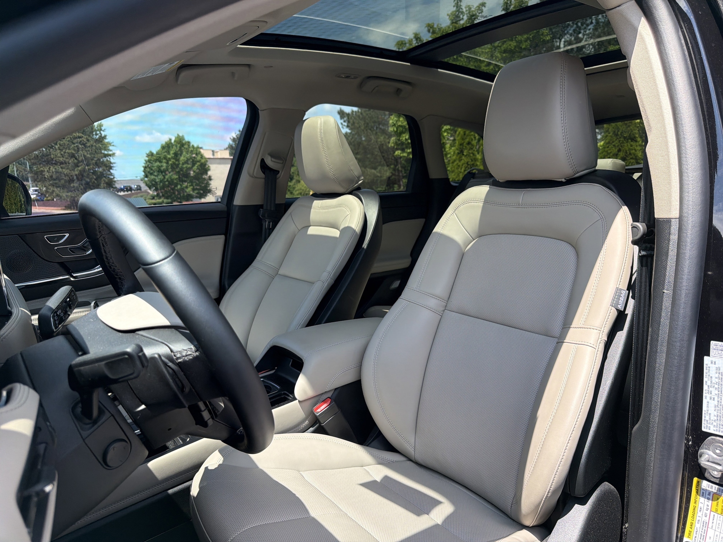 2025 Lincoln Corsair Premiere photo 6