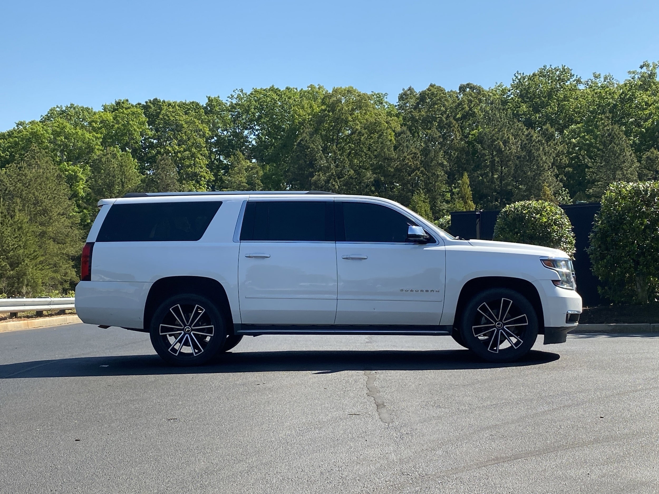2017 Chevrolet Suburban Premier photo 5