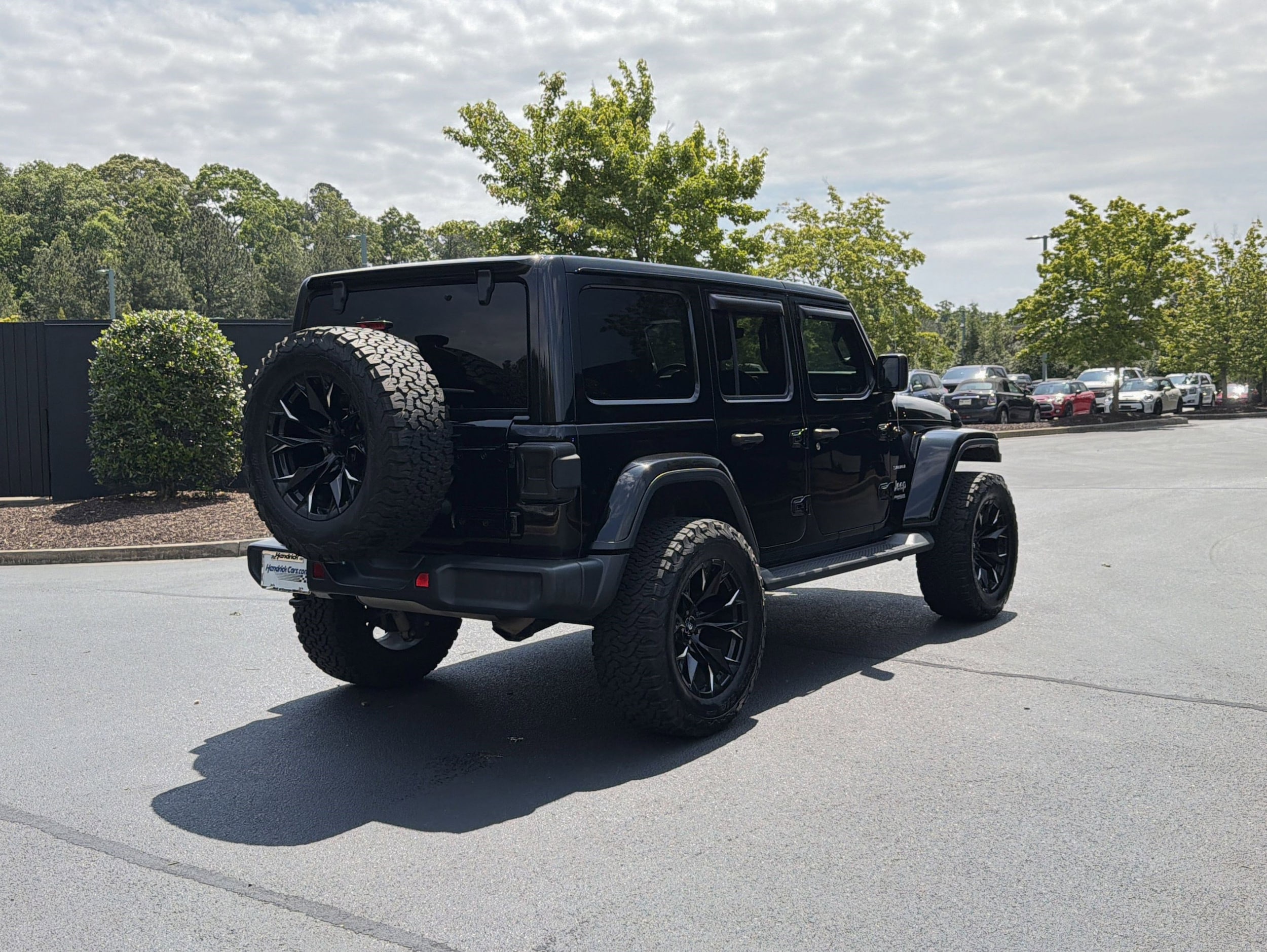 2020 Jeep Wrangler Unlimited Sahara photo 2