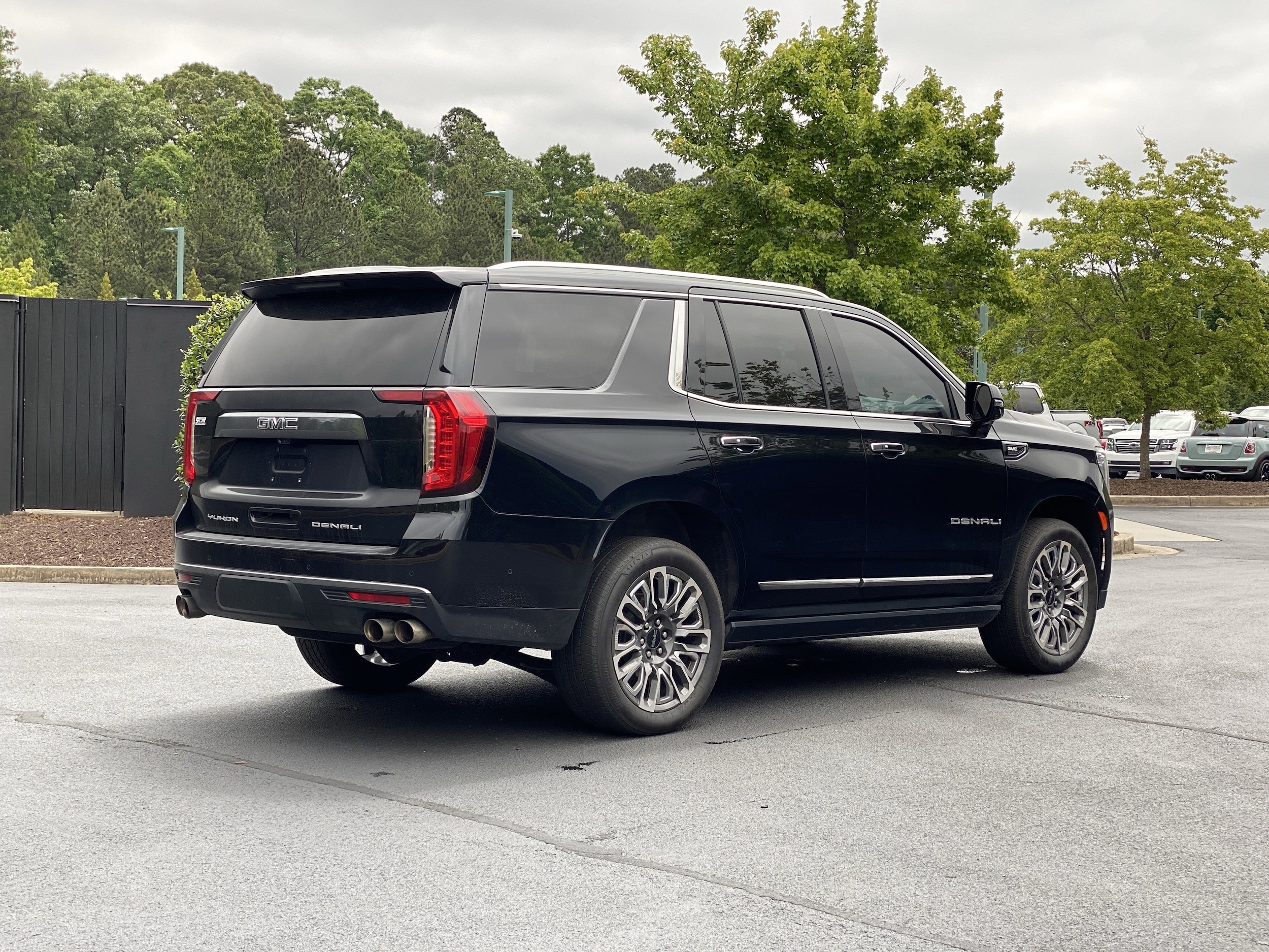 2023 GMC Yukon Denali Ultimate photo 2