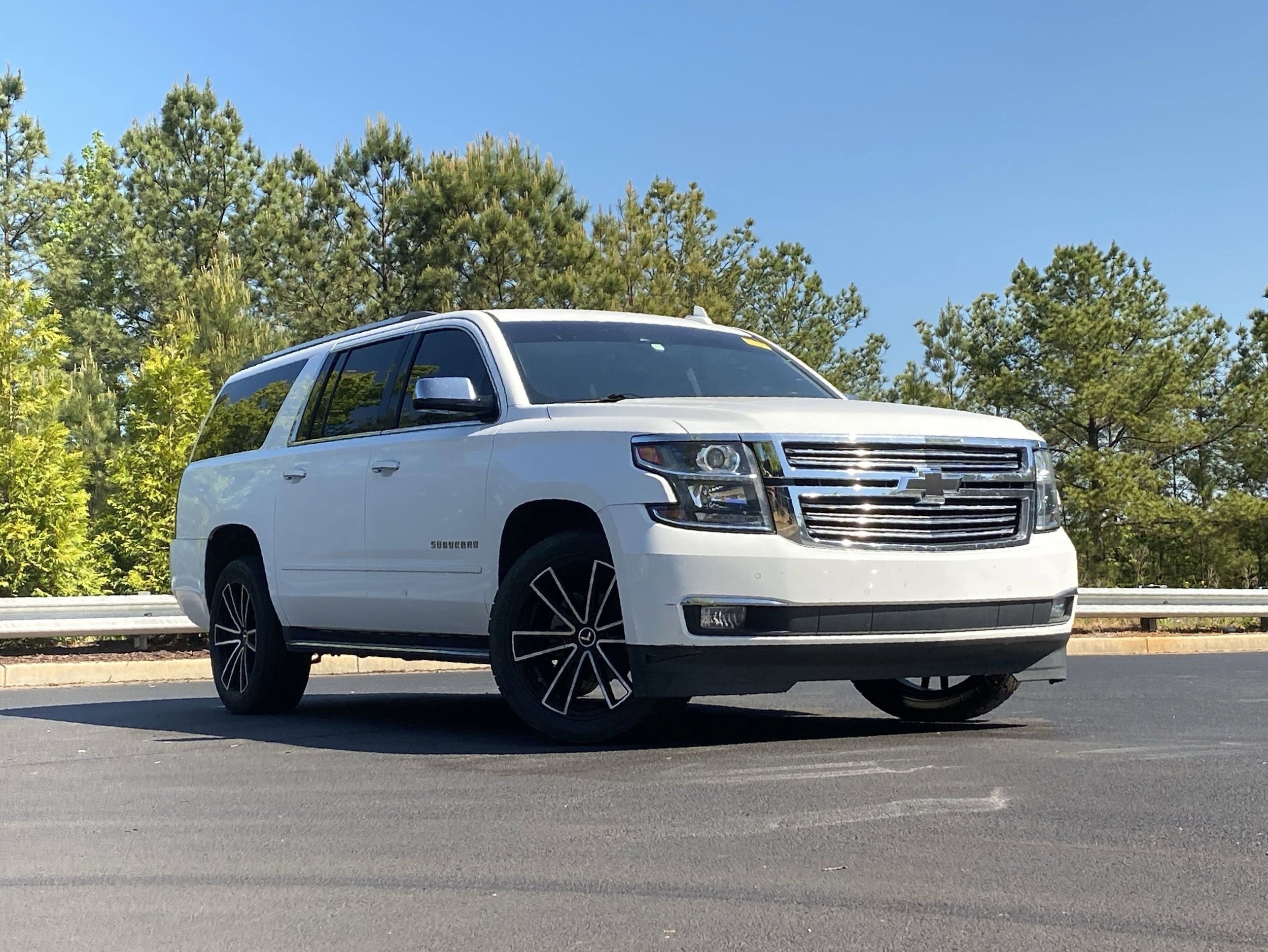 2017 Chevrolet Suburban Premier photo 2