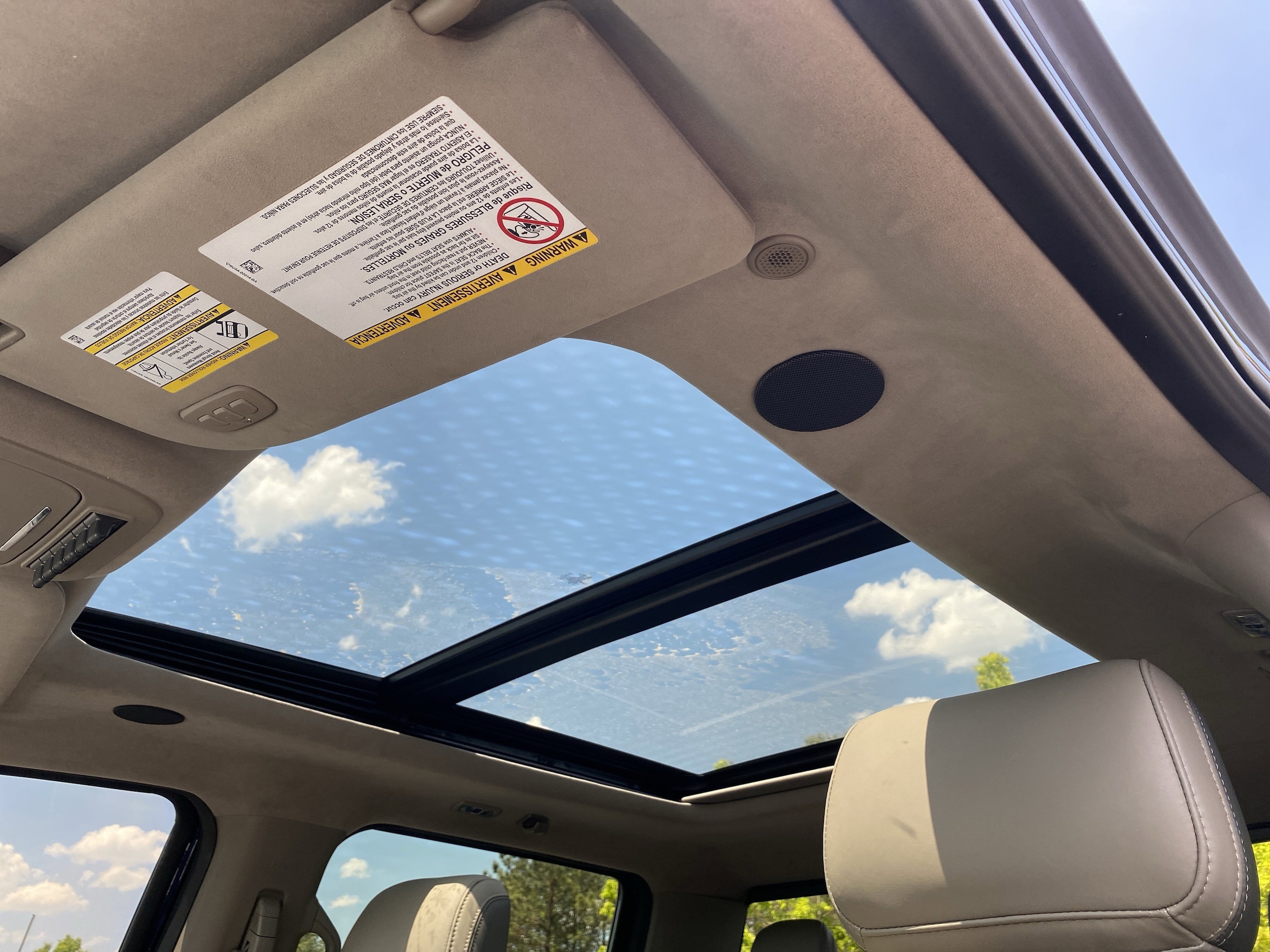 2025 Ford Super Duty F-250 SRW Platinum photo 3