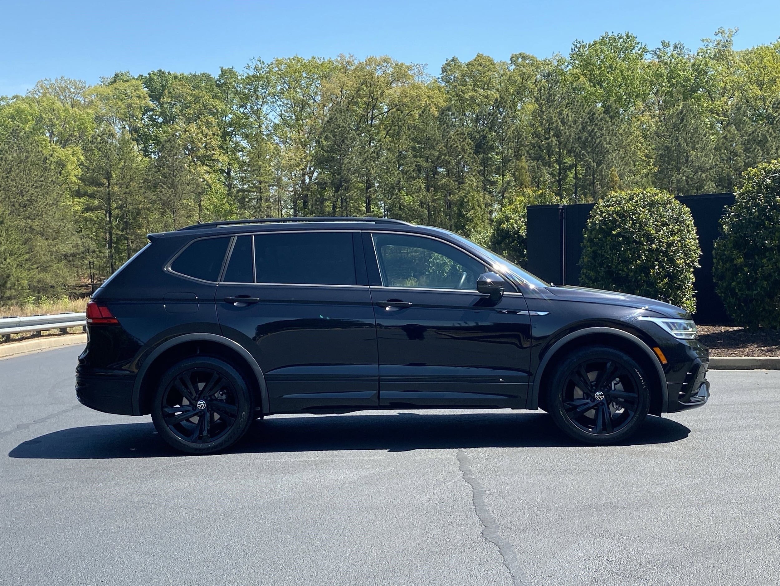 2023 Volkswagen Tiguan SE R-Line Black photo 4