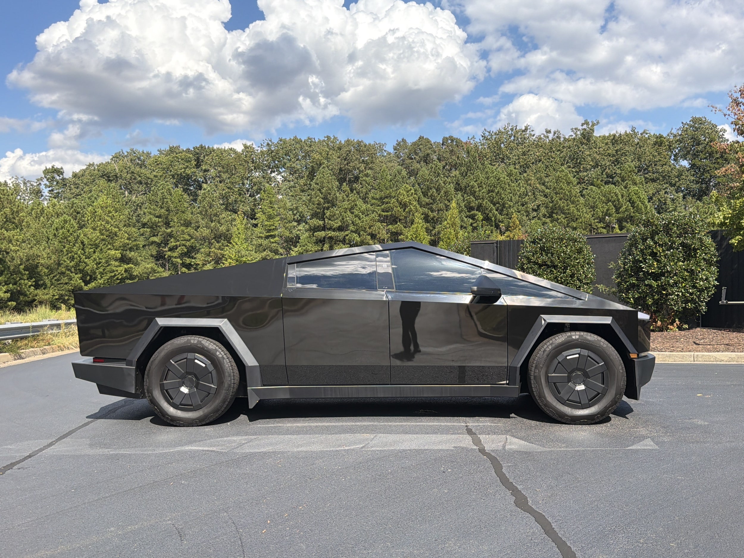 2024 Tesla Cybertruck Cyberbeast