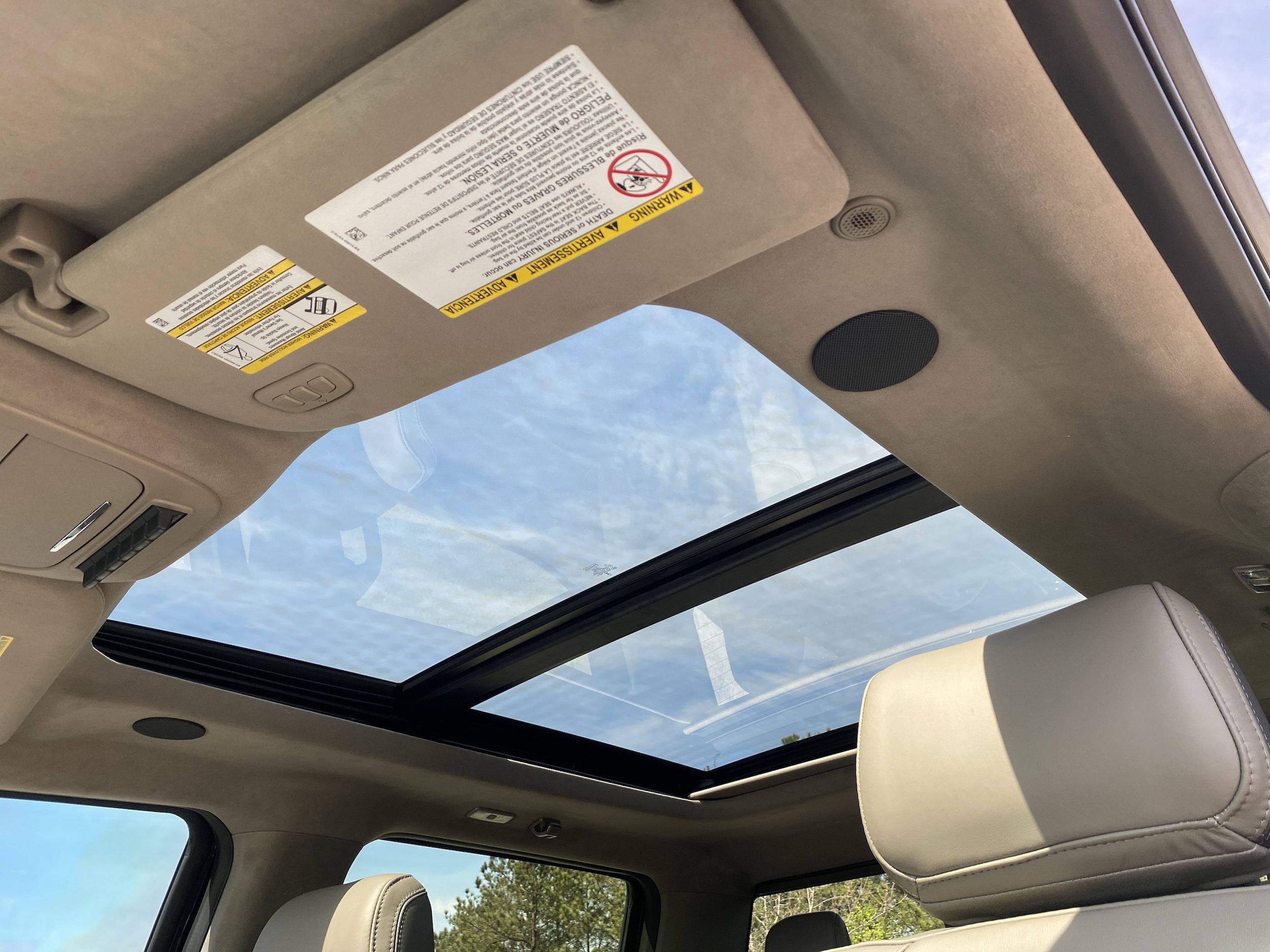 2026 Ford Super Duty F-450 DRW Platinum photo 3