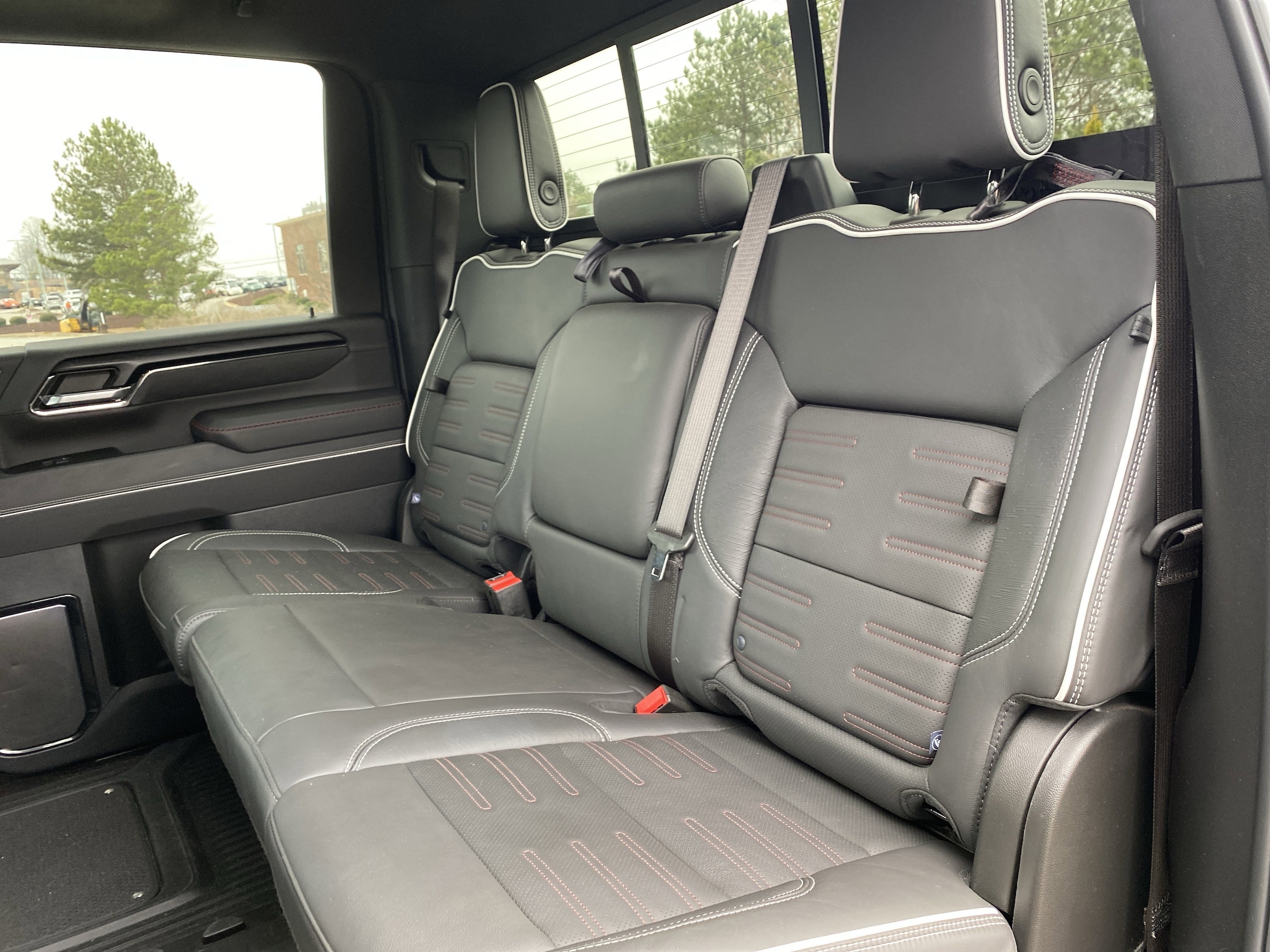 2024 GMC Sierra 2500HD AT4X photo 3