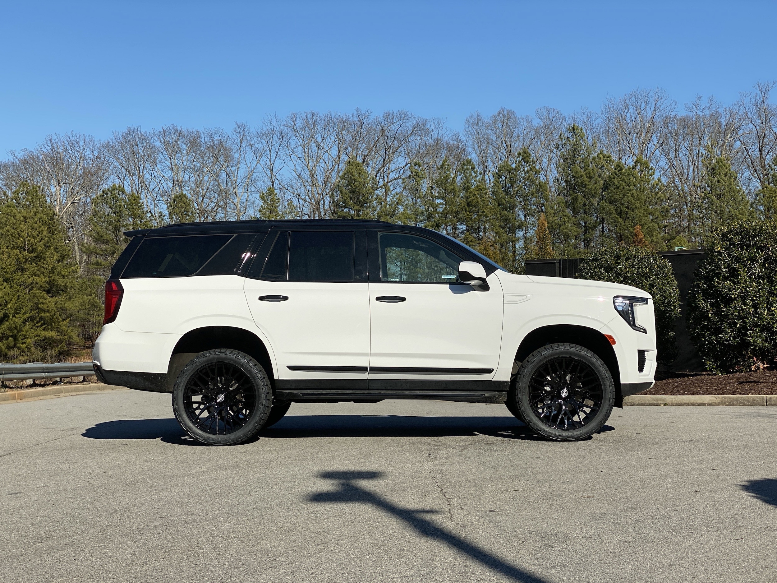 2023 GMC Yukon SLT photo 4