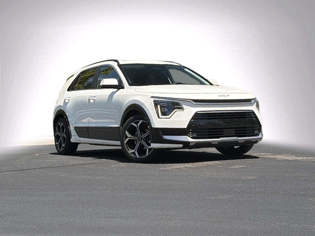 Used 2023 Kia Niro SX Touring SUV