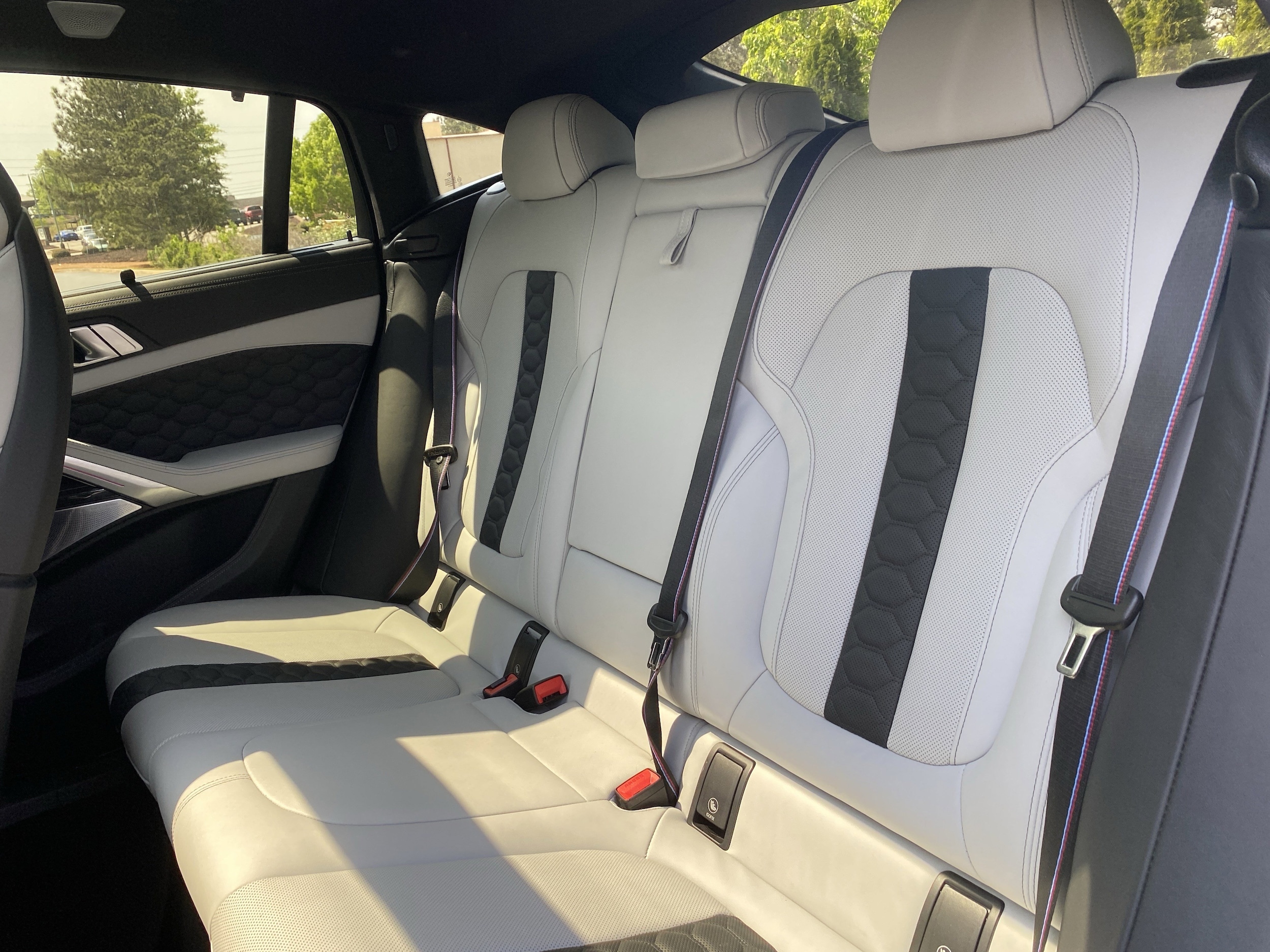 2025 BMW X6 M photo 3