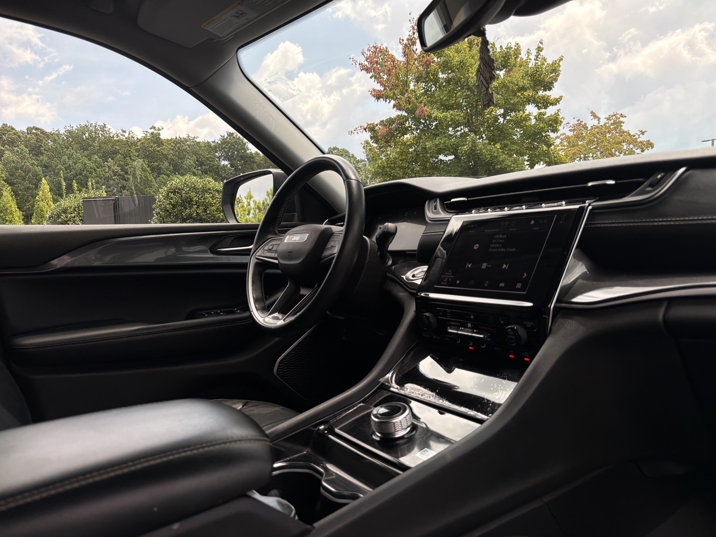 2022 Jeep Grand Cherokee L Laredo