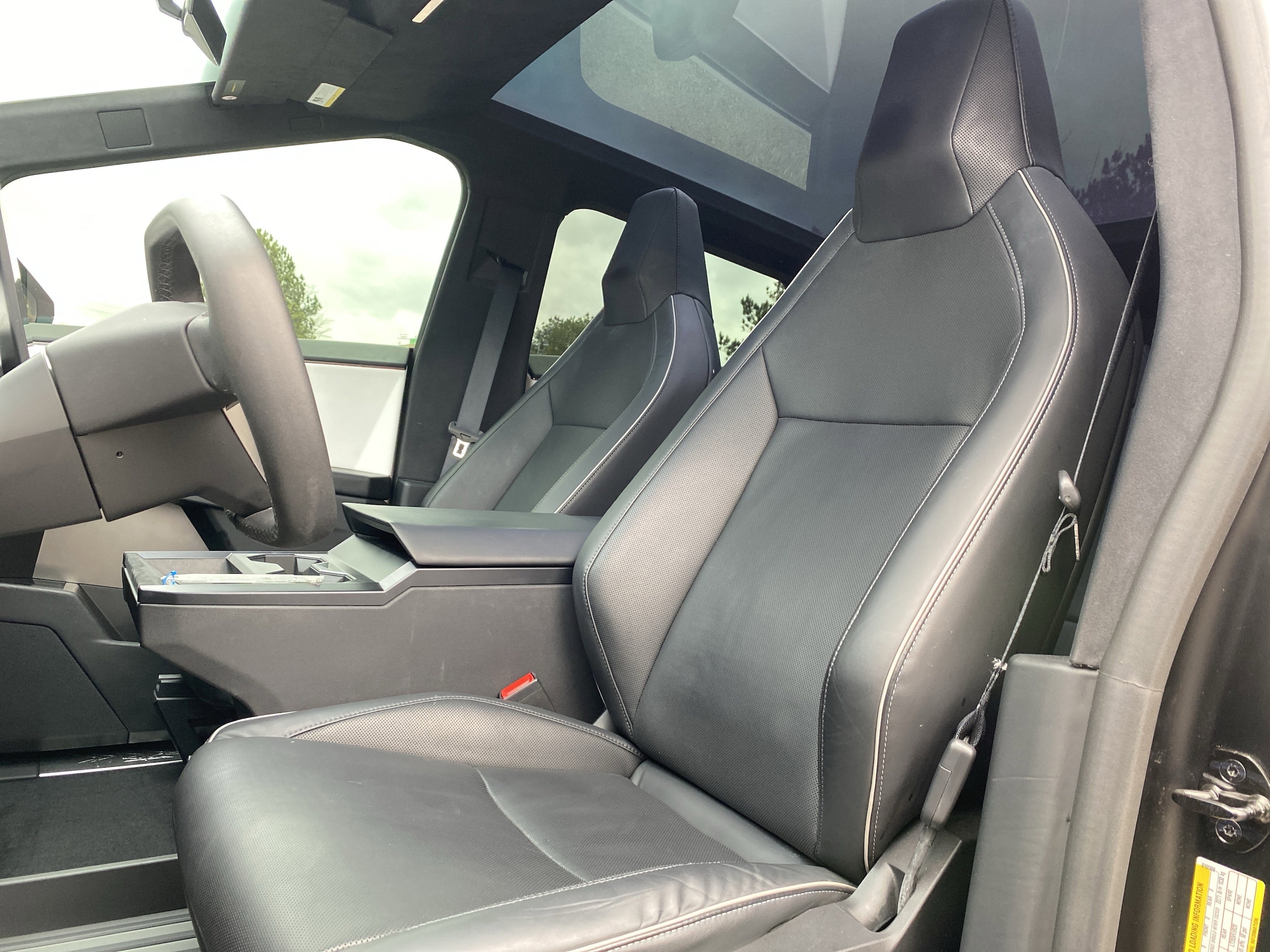 2024 Tesla Cybertruck Cyberbeast photo 5