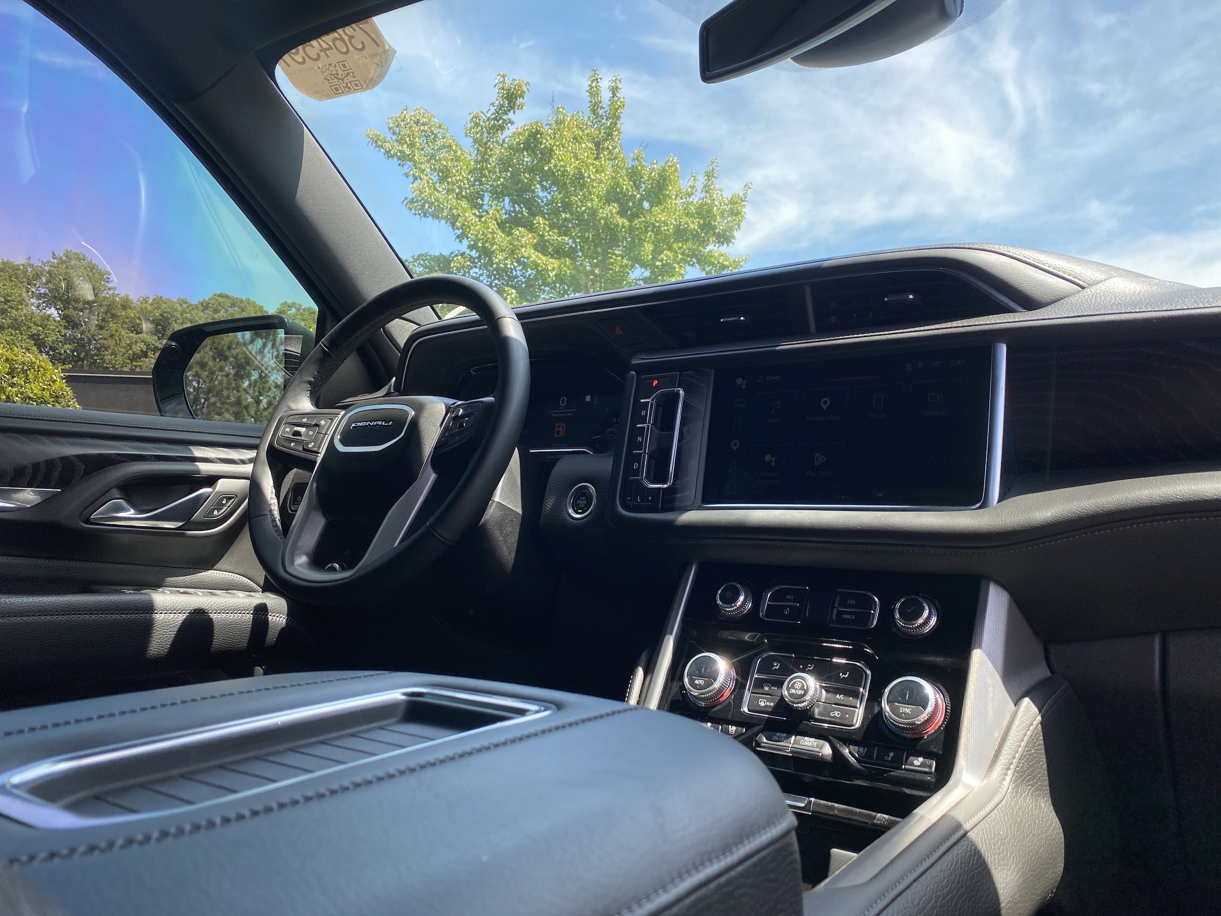 2023 GMC Yukon XL Denali photo 5