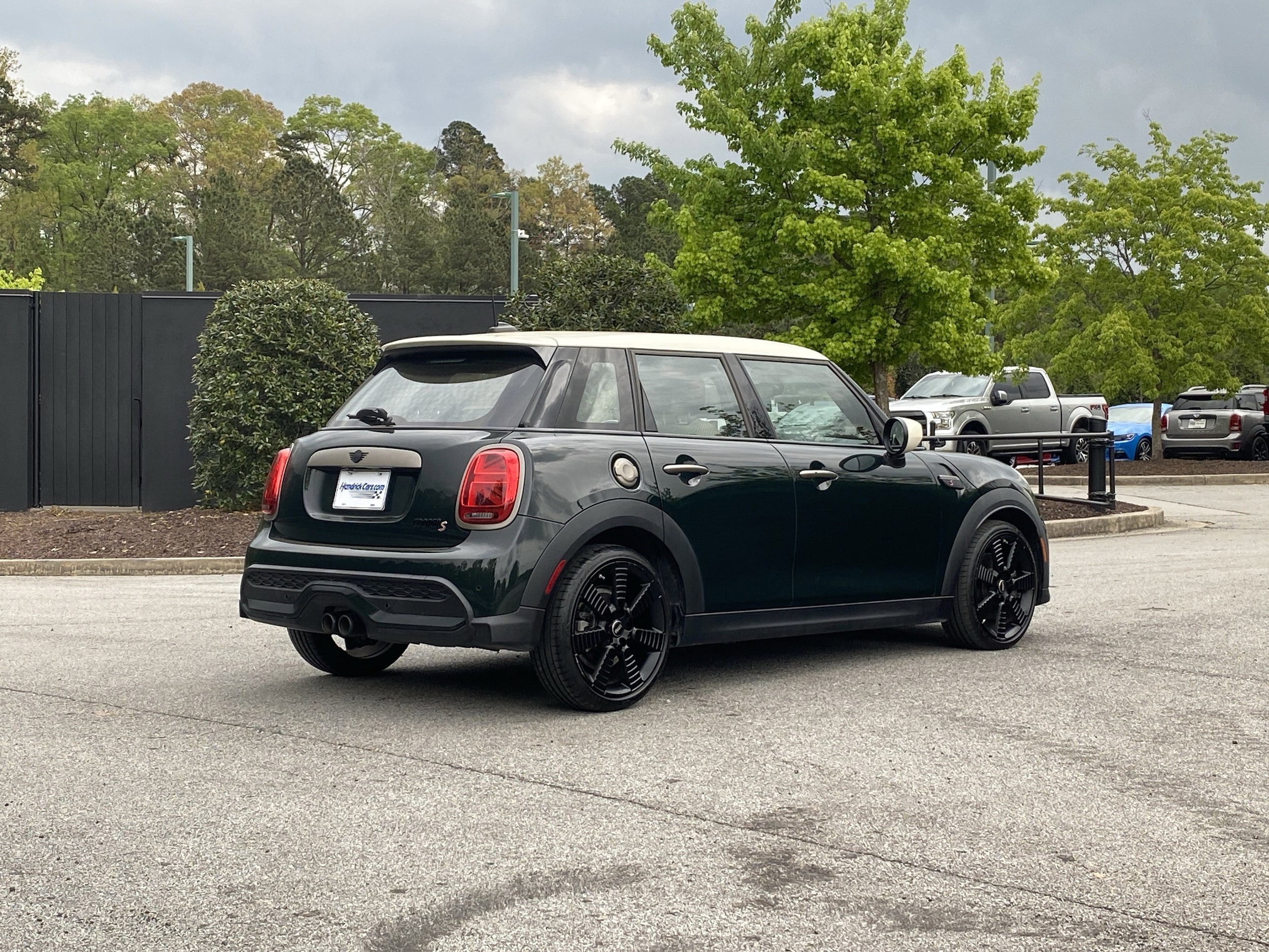 2023 MINI Hardtop 4 Door Cooper S photo 2