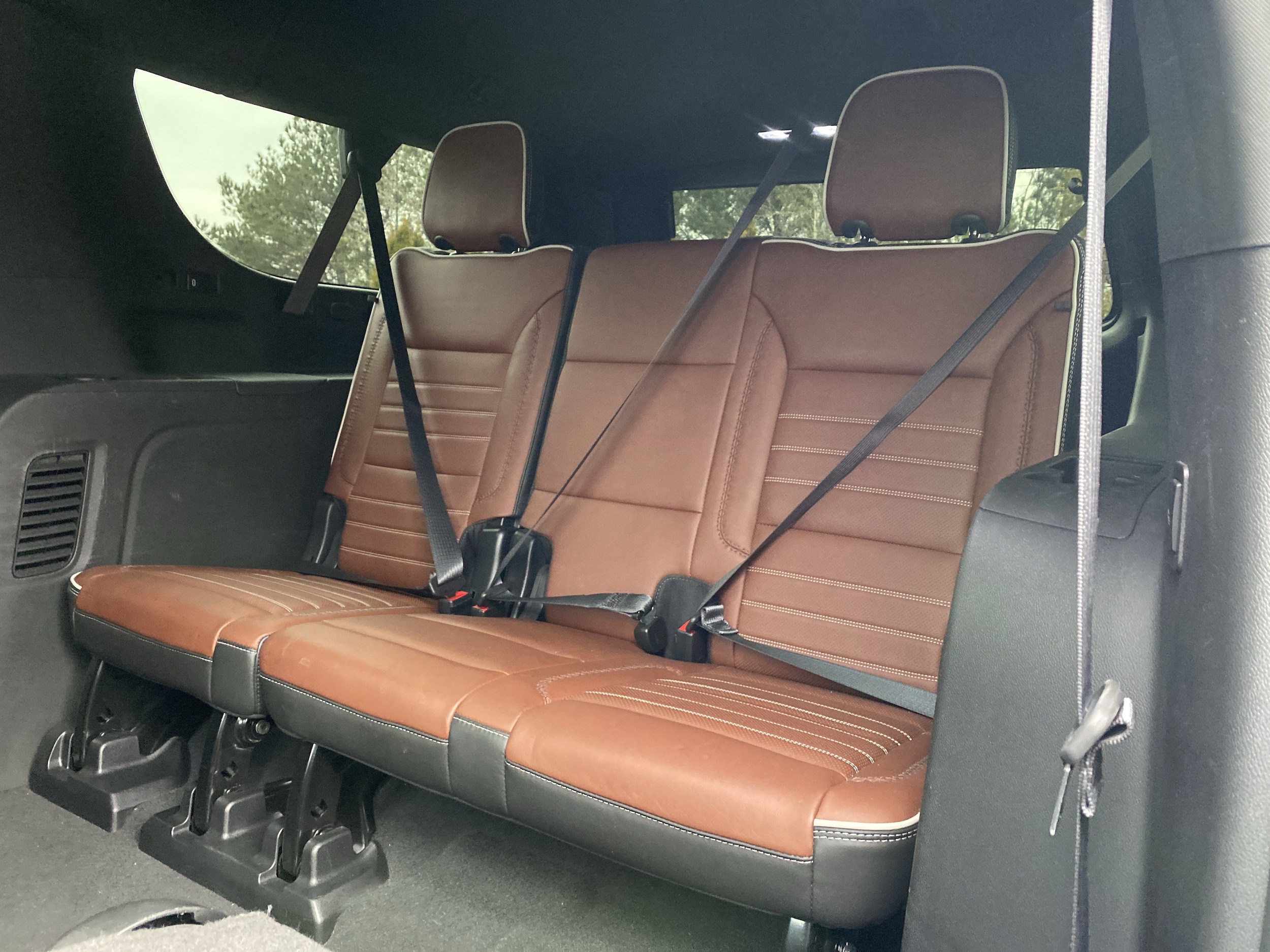 2023 GMC Yukon XL Denali Ultimate photo 3