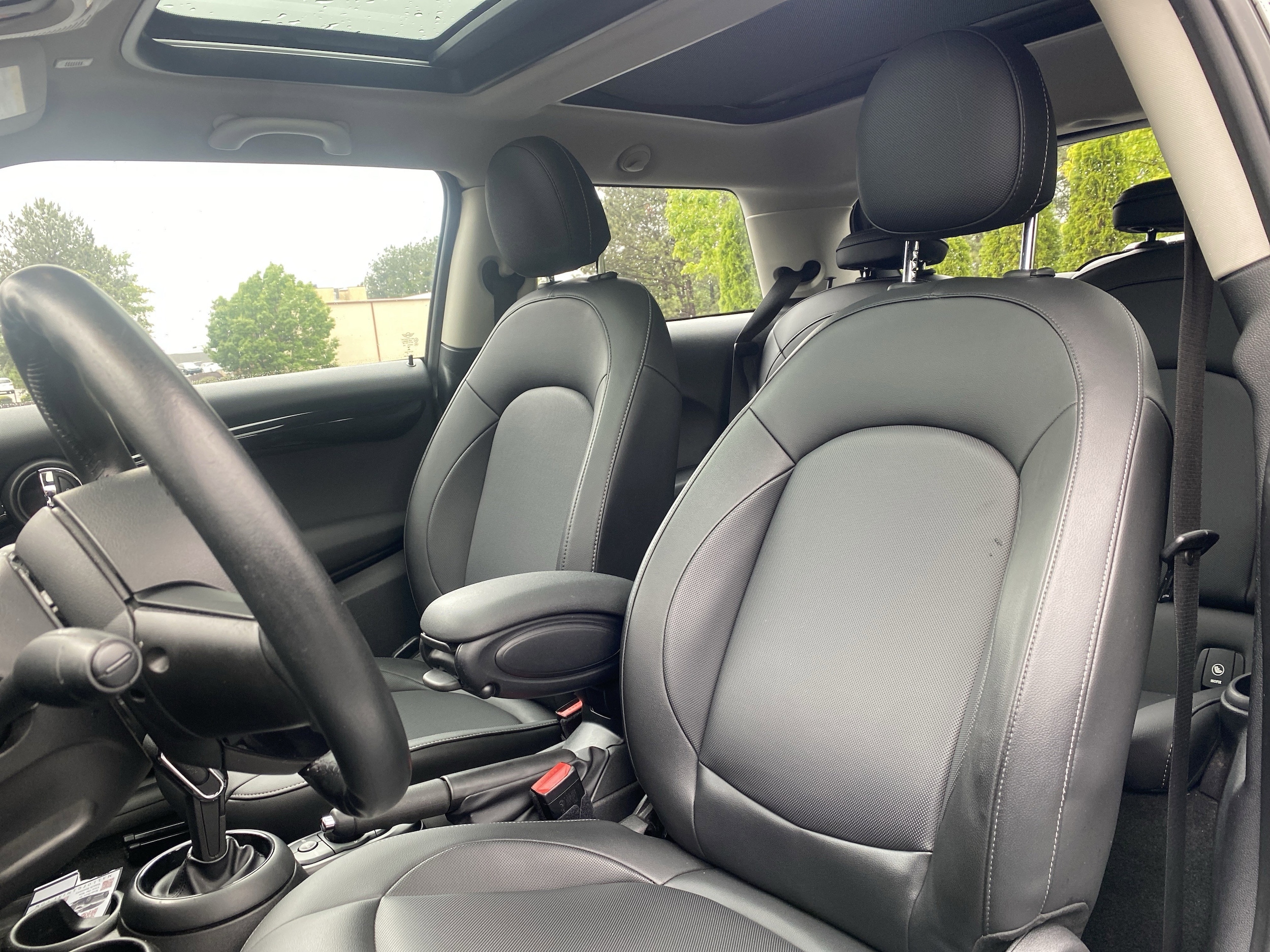 2020 MINI Hardtop 2 Door Cooper photo 6