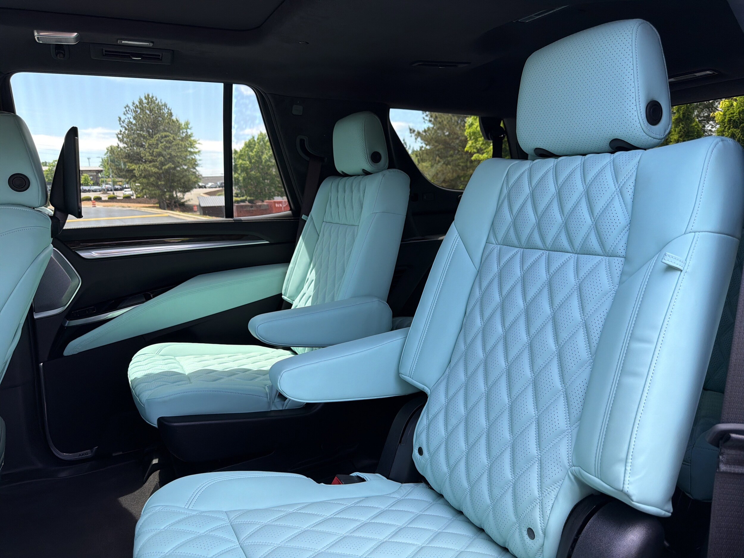 2026 CADILLAC Escalade 4WD Platinum Sport photo 3