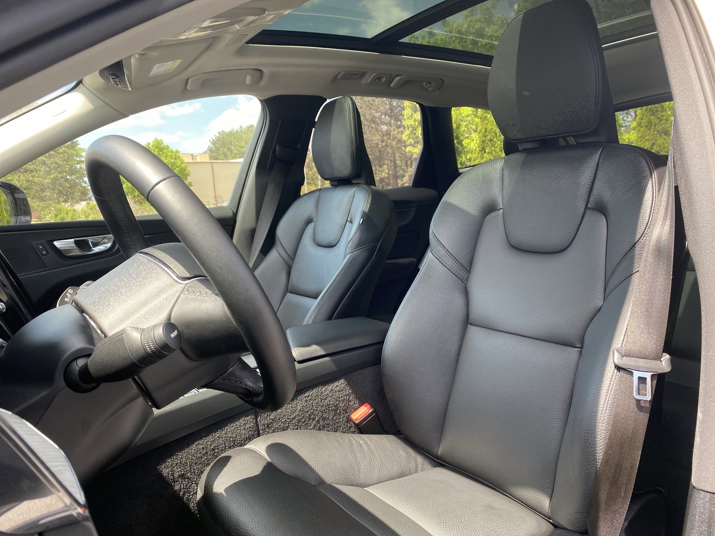 2025 Volvo XC60 Plus photo 6