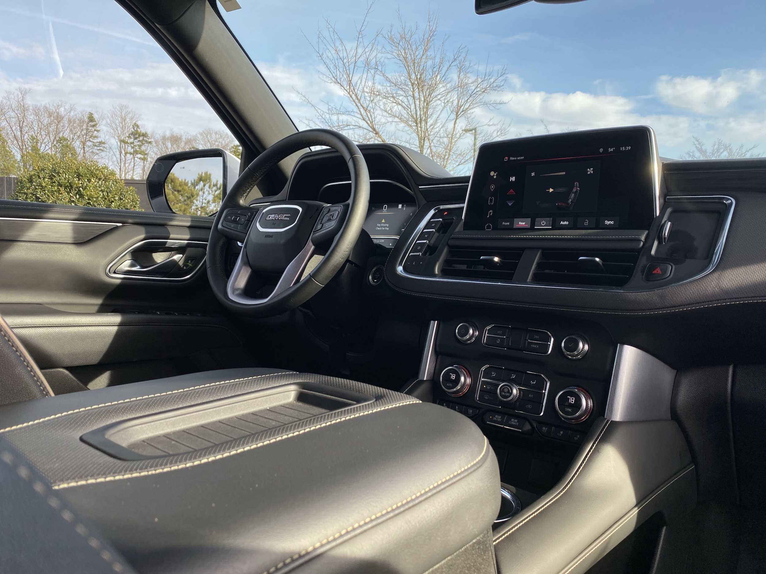 2023 GMC Yukon SLT photo 5