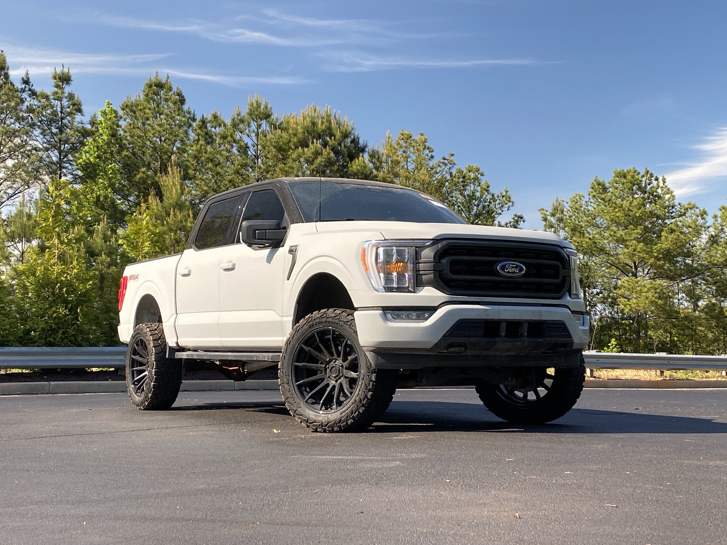 2023 Ford F-150 XLT photo 2