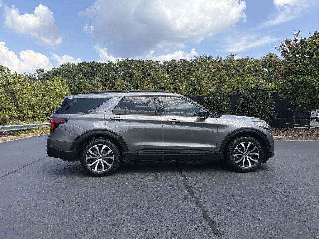 Used 2025 Ford Explorer ST-Line SUV