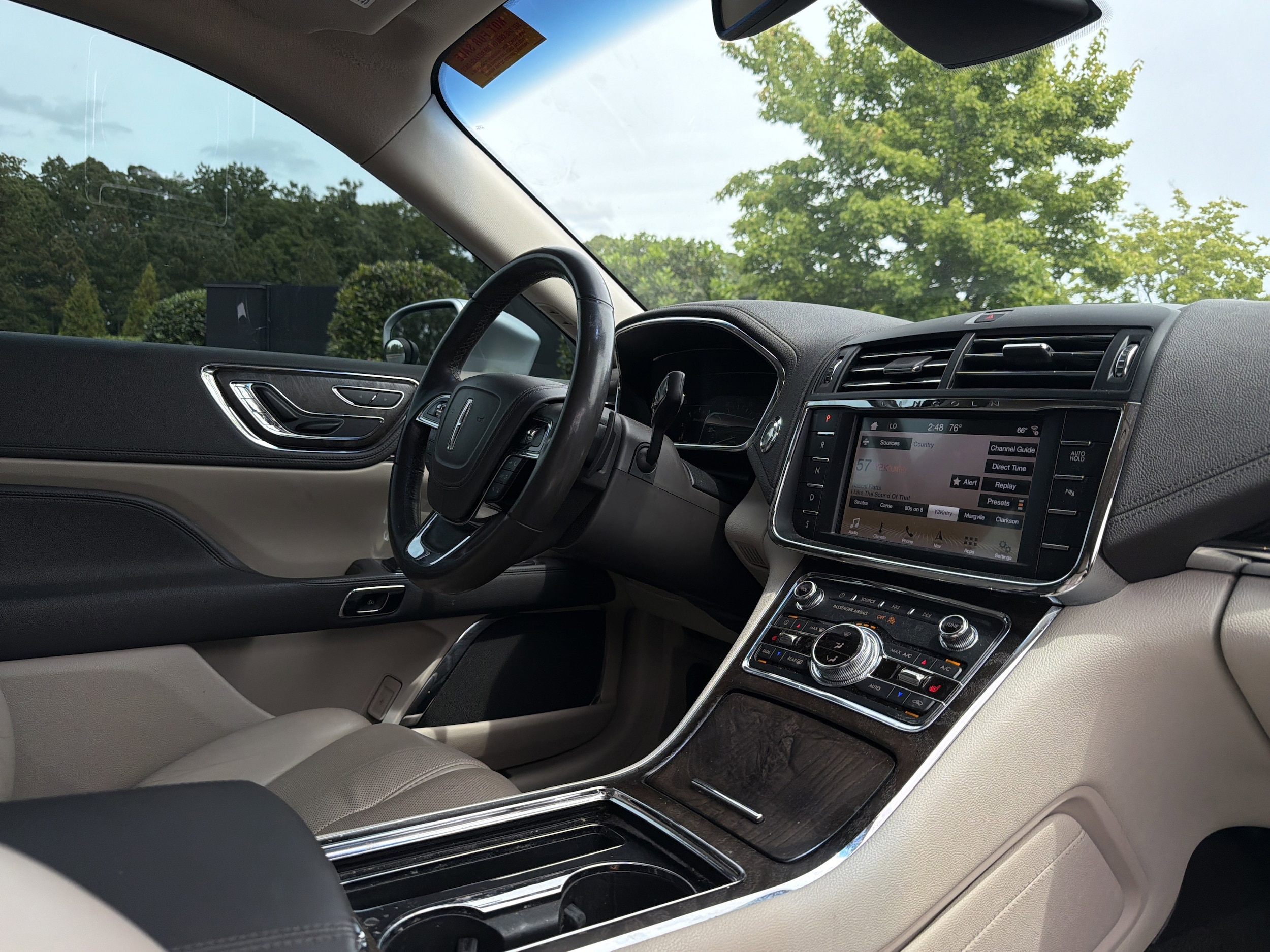 2019 Lincoln Continental Select photo 5