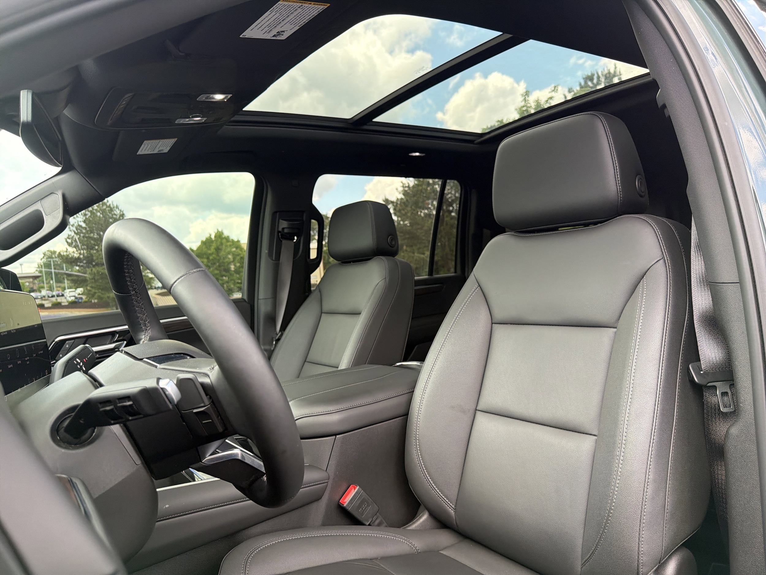 2025 Chevrolet Suburban Z71 photo 5