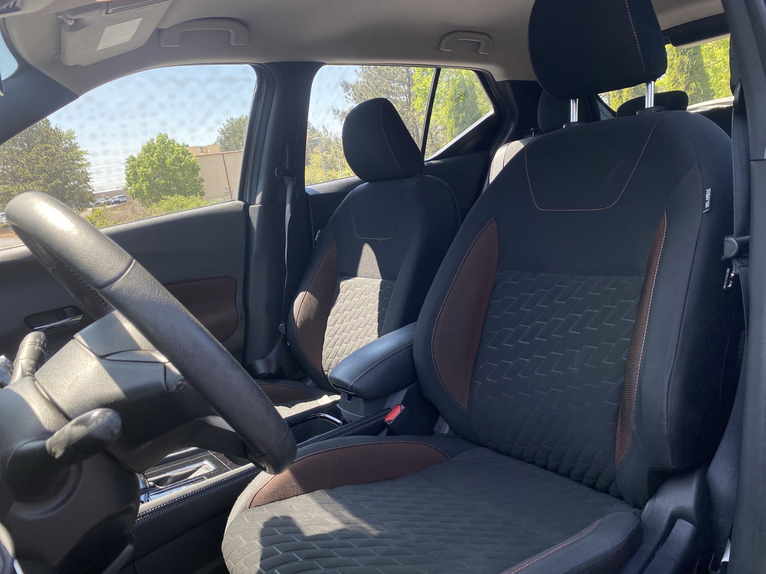 2022 Nissan Kicks SR photo 6