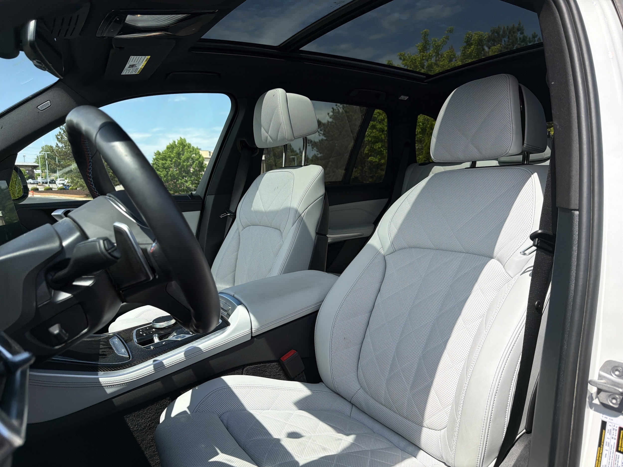 2026 BMW X5 M60i photo 6