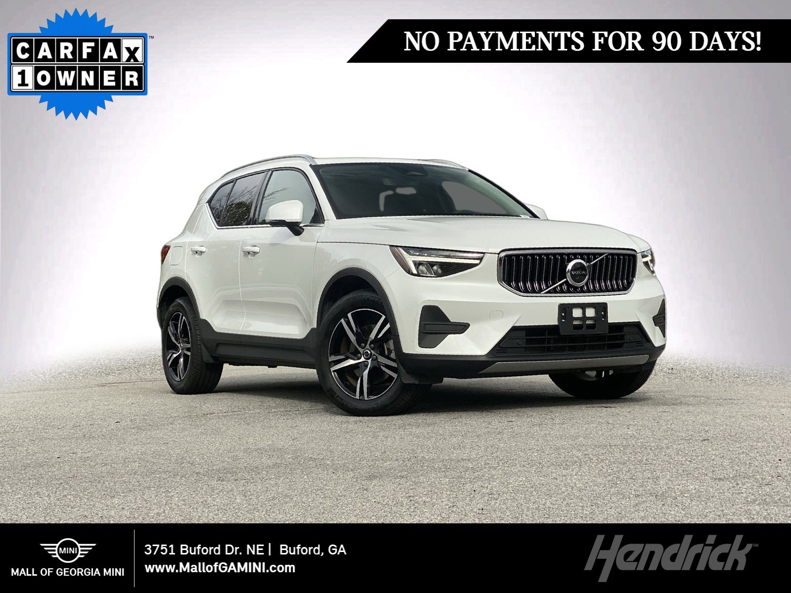 2025 Volvo XC40 Core's photo