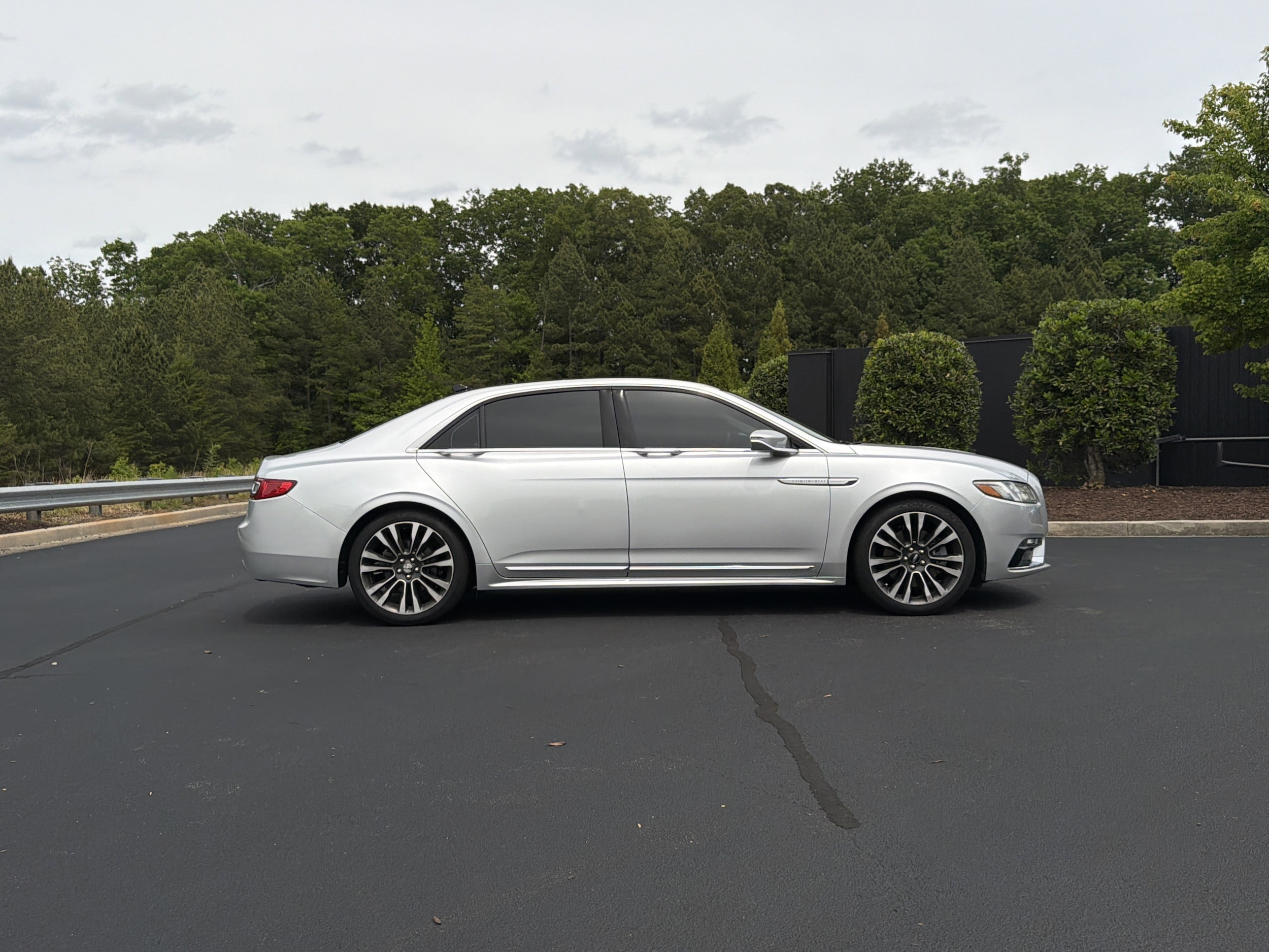 2019 Lincoln Continental Select photo 4