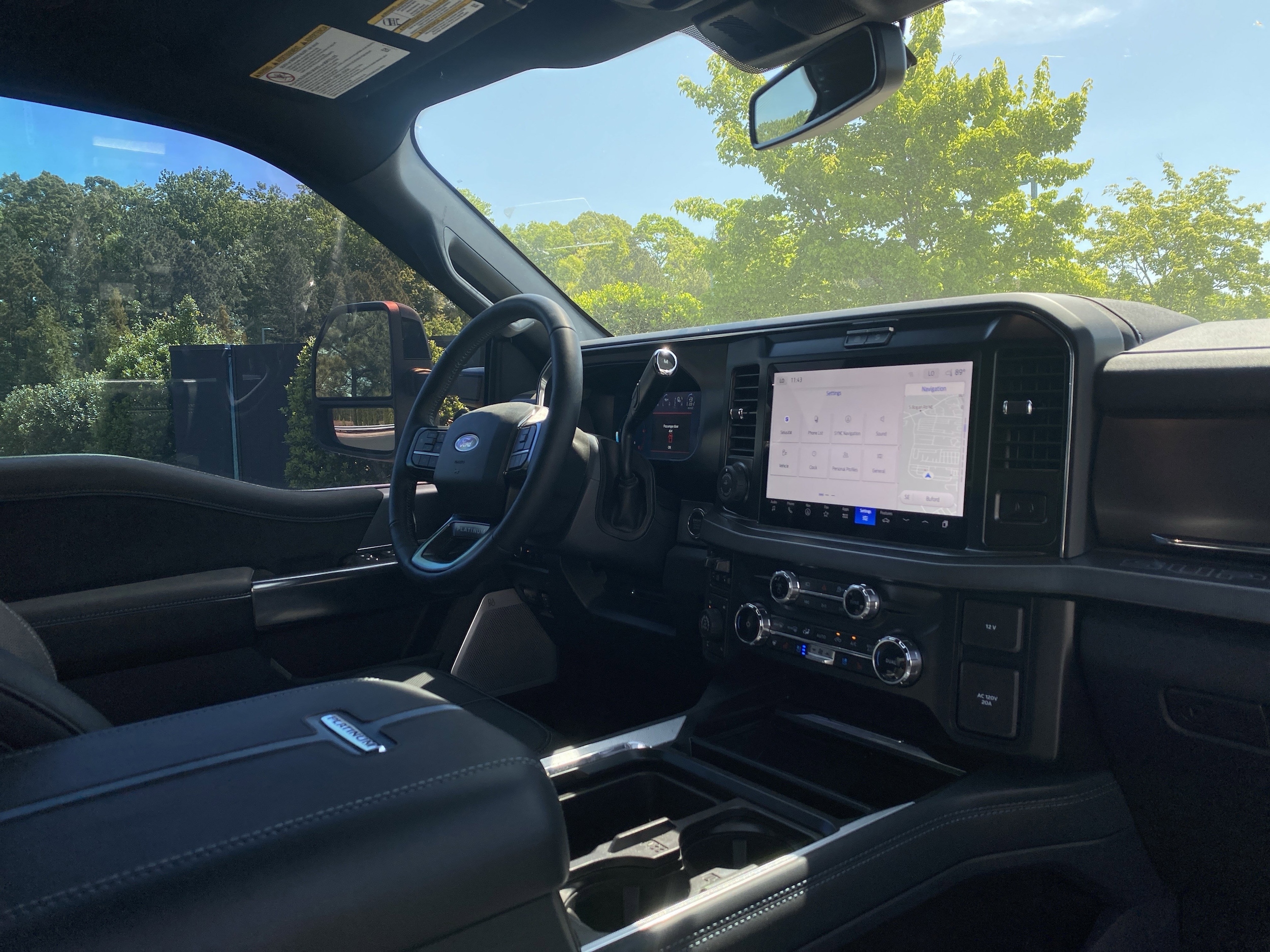 2026 Ford Super Duty F-250 SRW Platinum photo 4