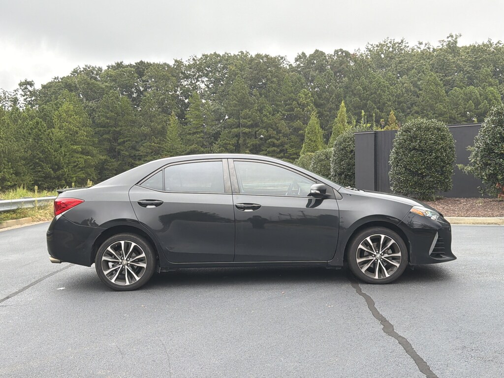 Used 2018 Toyota Corolla SE Sedan