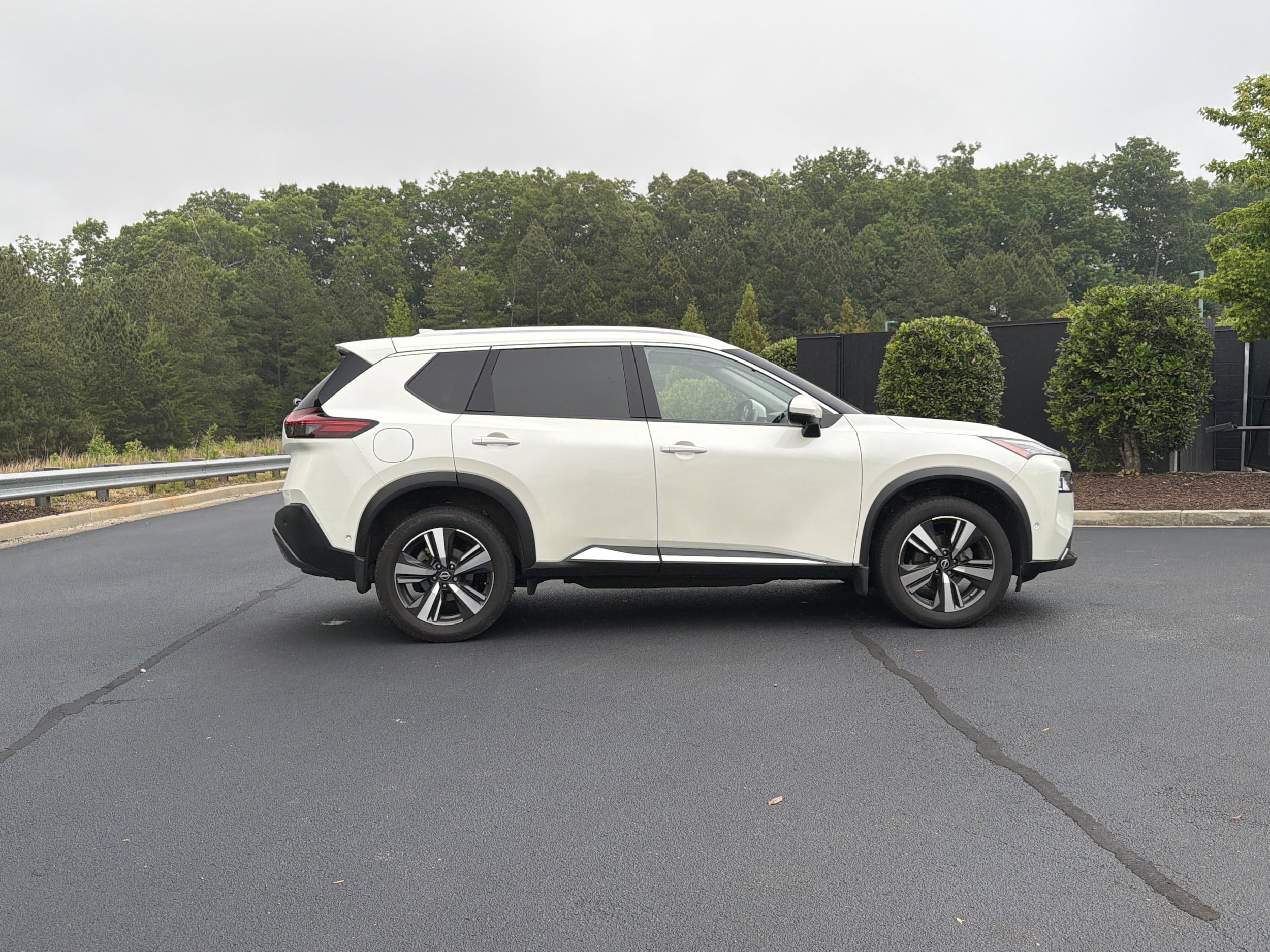 2023 Nissan Rogue SL photo 4