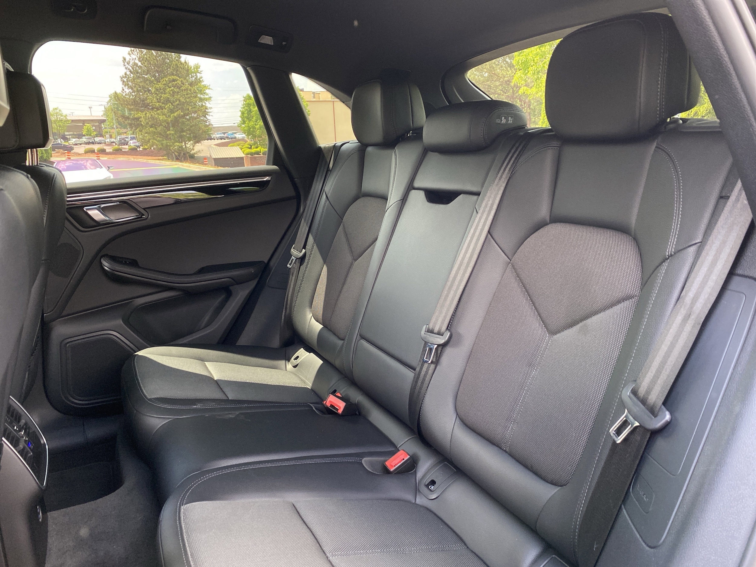 2023 Porsche Macan photo 6