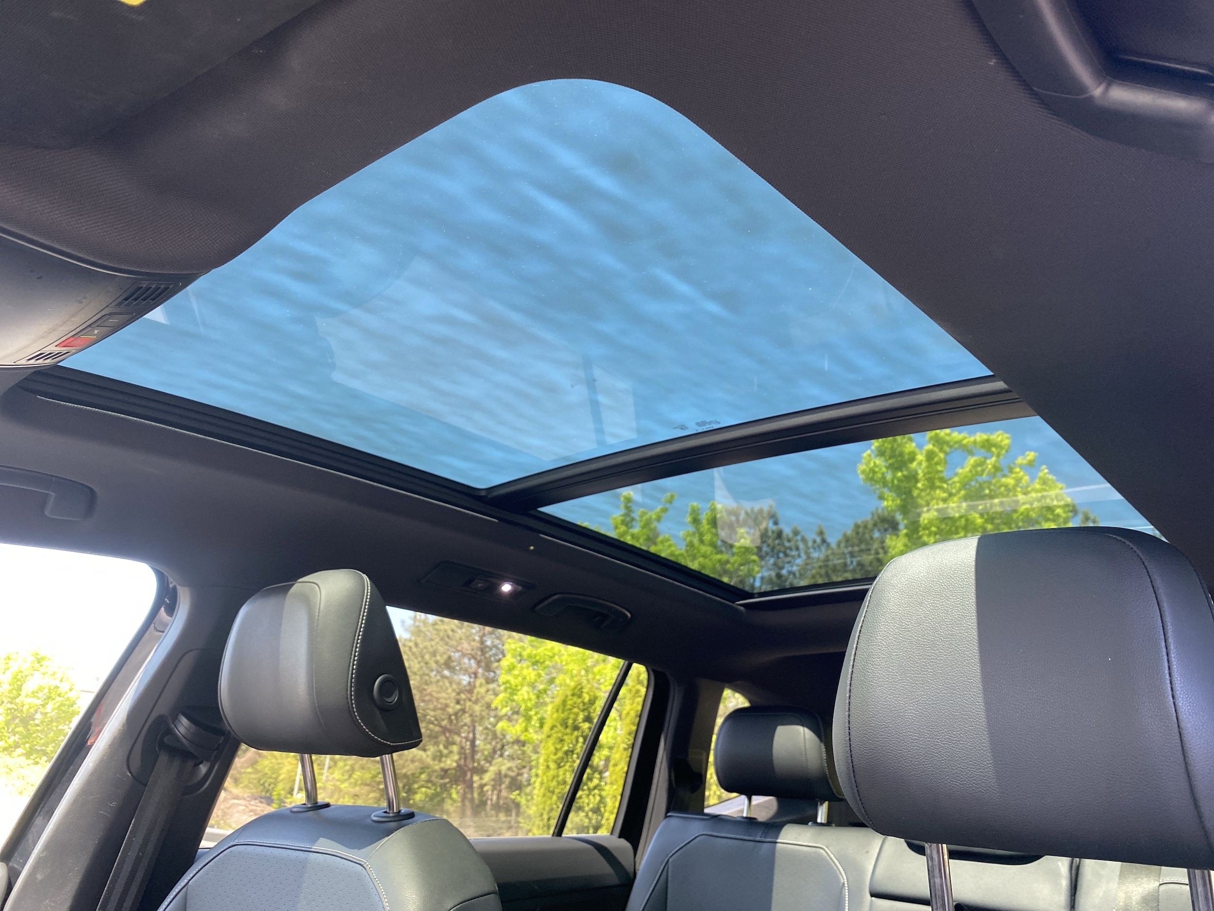 2023 Volkswagen Tiguan SE R-Line Black photo 3