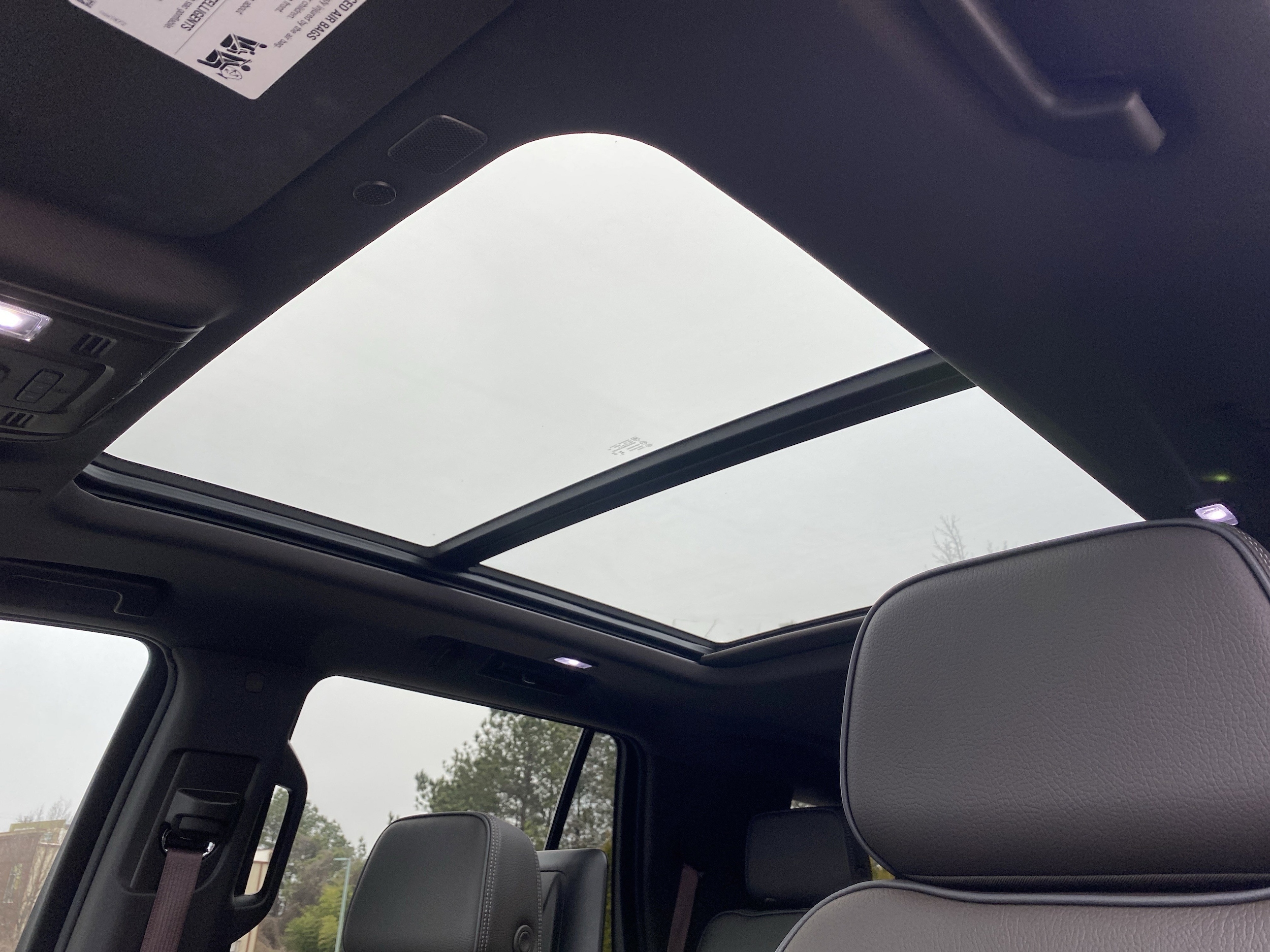 2024 GMC Yukon Denali photo 6