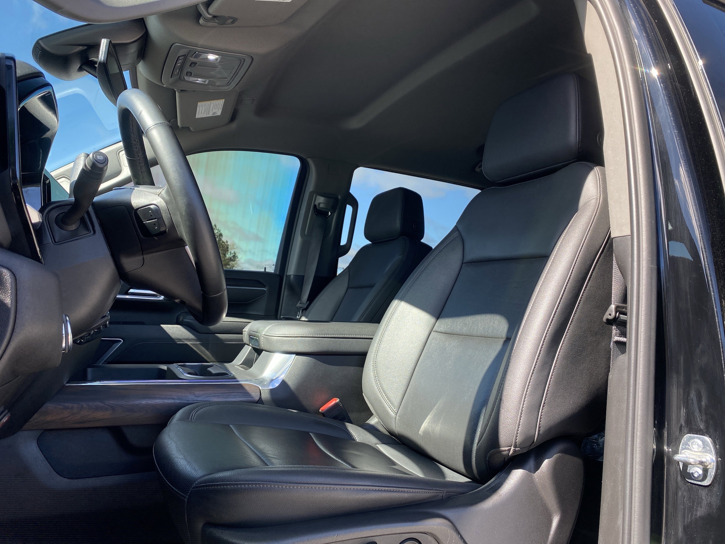 2025 GMC Sierra 2500HD SLT photo 5