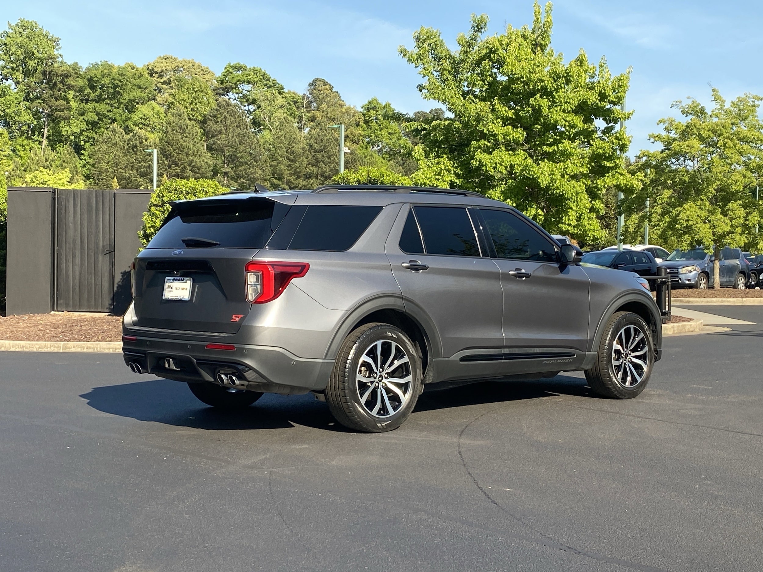 2021 Ford Explorer ST photo 2
