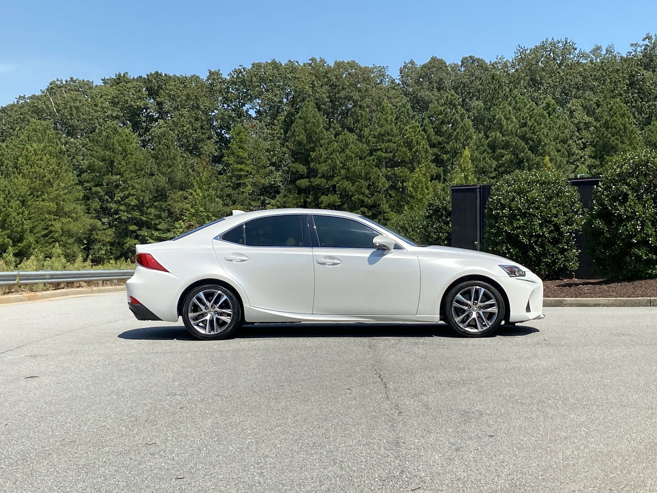 2019 Lexus IS 300 photo 3