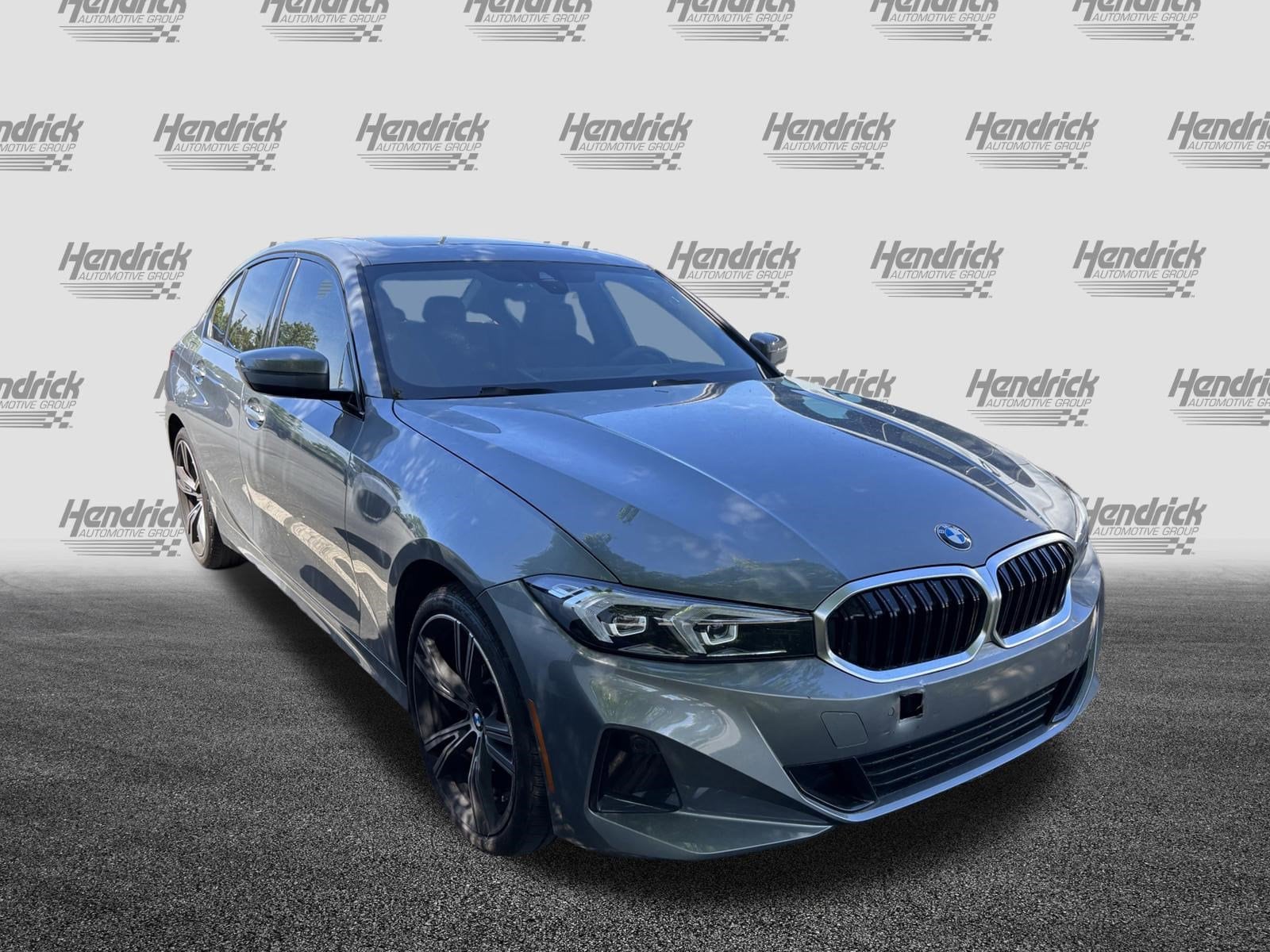 2023 BMW 3 Series 330i photo 2