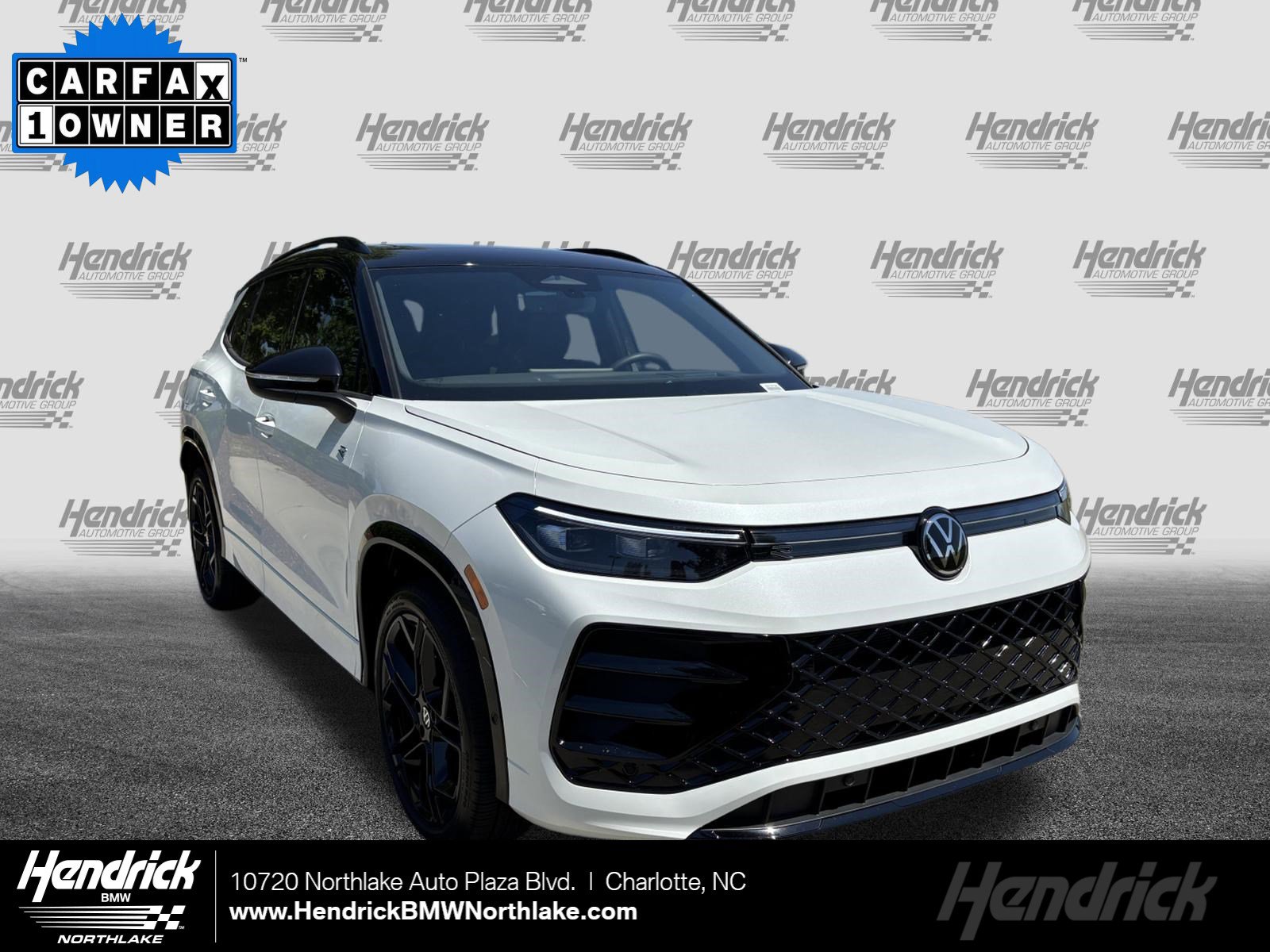 2025 Volkswagen Tiguan 2.0T SE R-Line Black 4Motion's photo