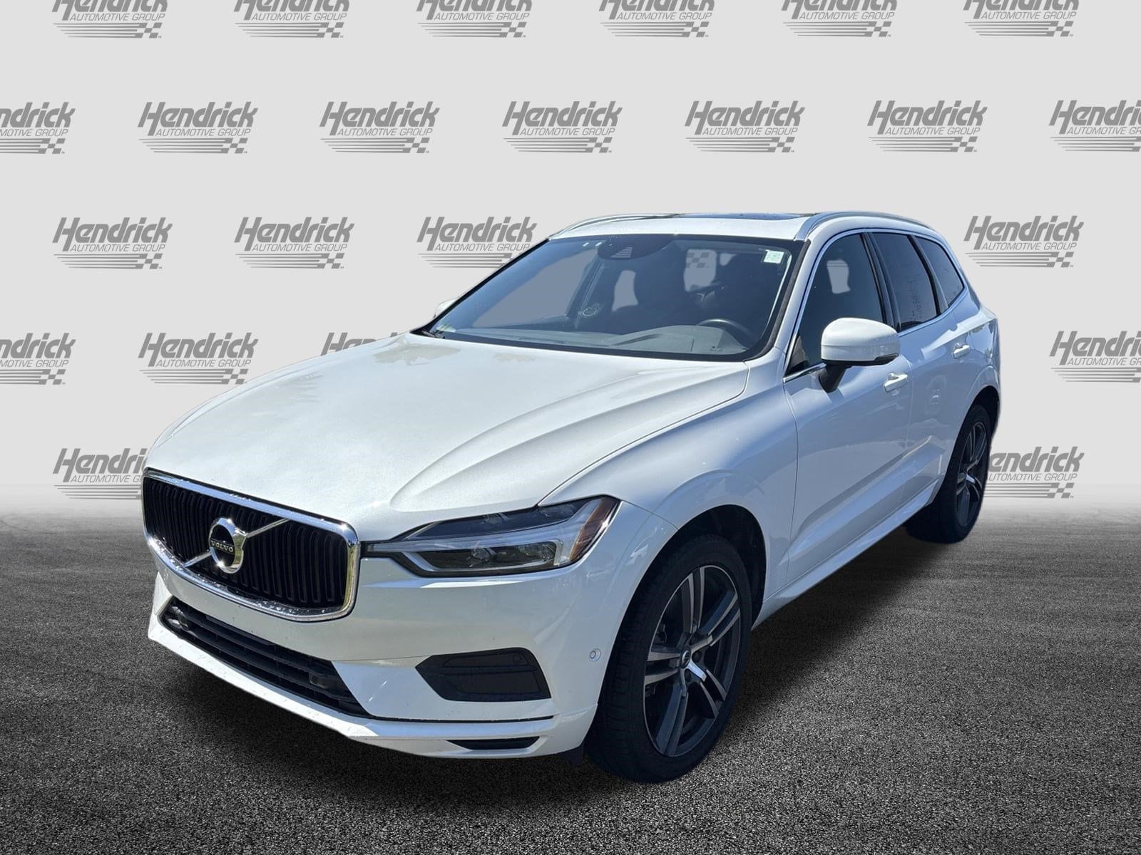 2018 Volvo XC60 Momentum photo 6