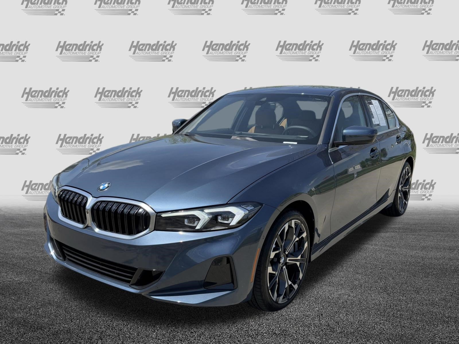 2025 BMW 3 Series 330i photo 6