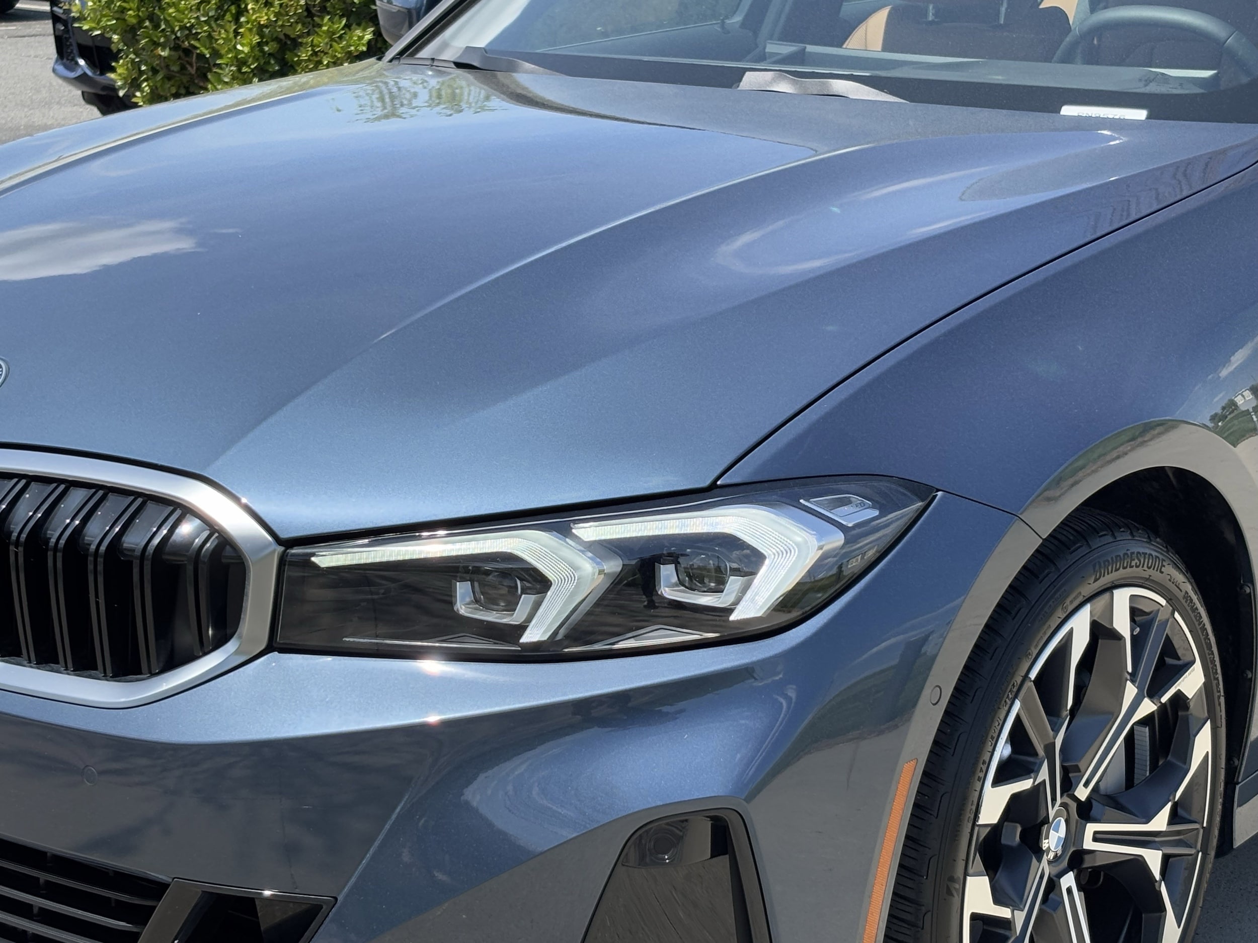 2025 BMW 3 Series 330i photo 5