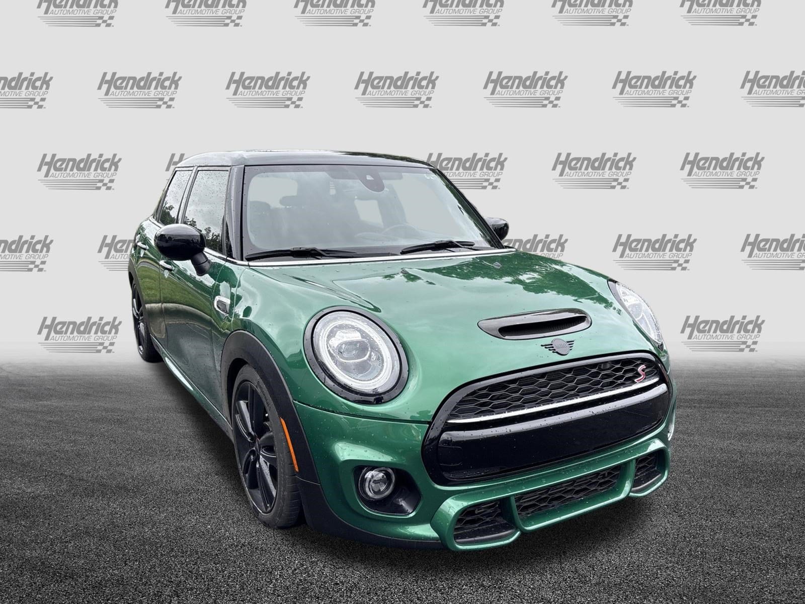 2020 MINI Hardtop 4 Door Cooper S photo 2