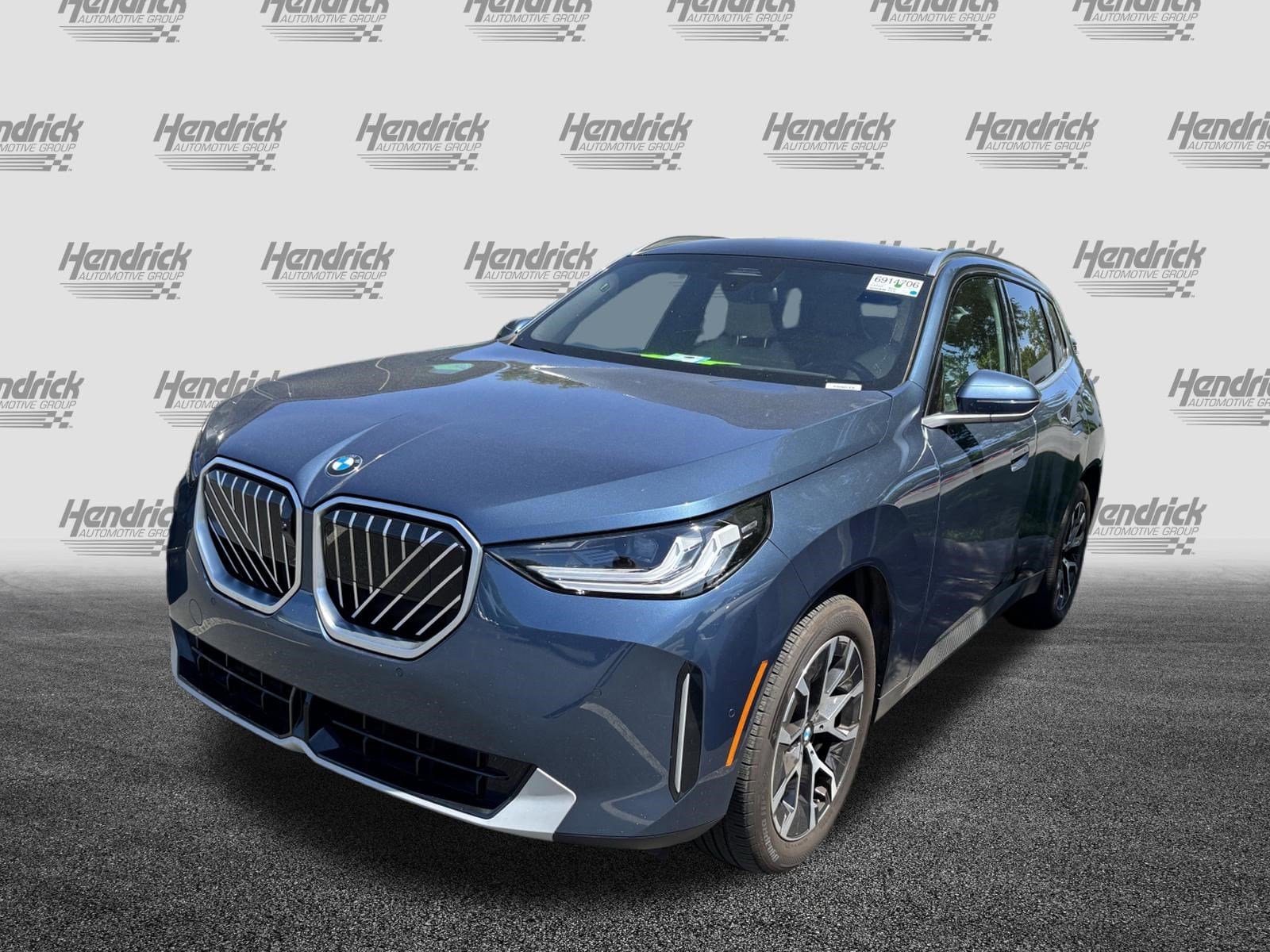 2025 BMW X3 30 xDrive photo 3