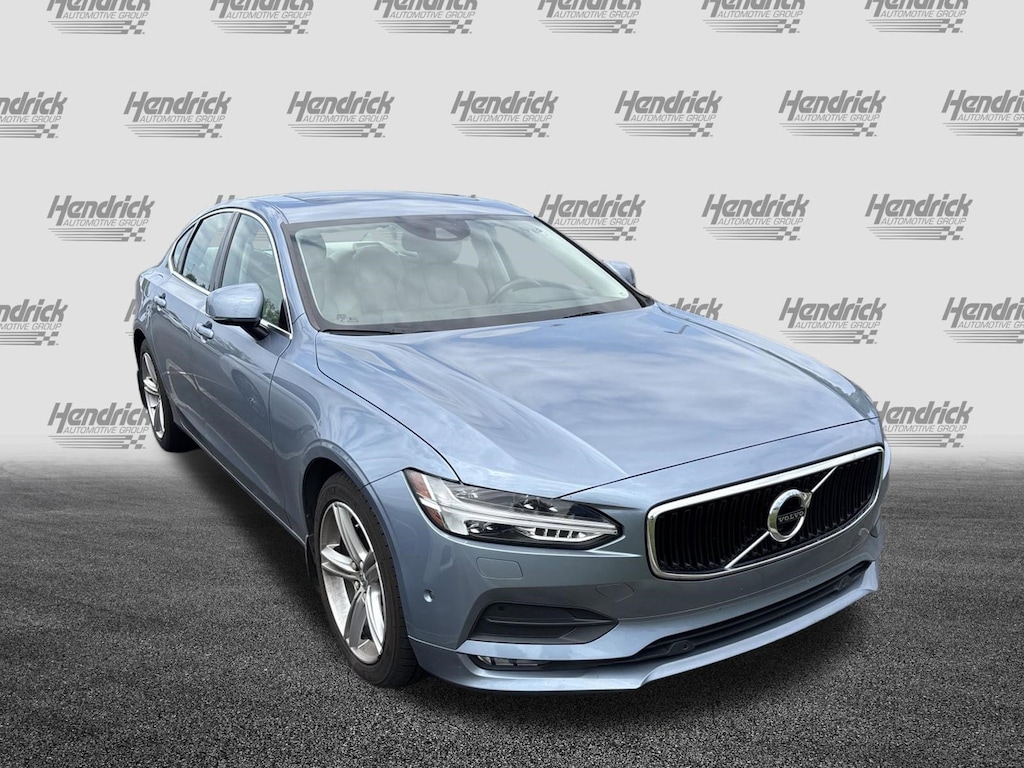 Used 2017 Volvo S90 Momentum Sedan