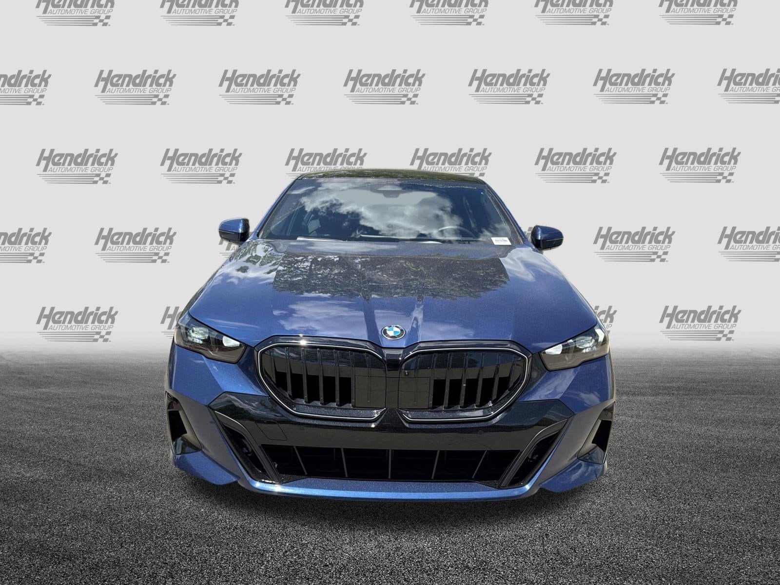 2026 BMW 5 Series 530i xDrive photo 2