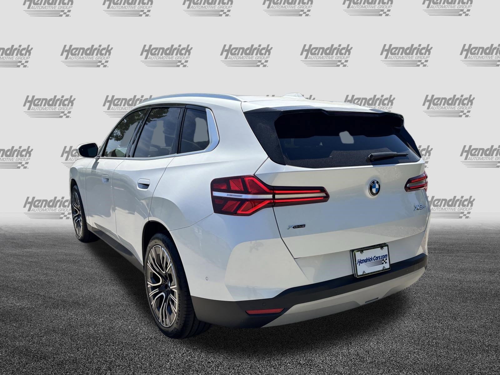 2025 BMW X3 30 xDrive photo 3