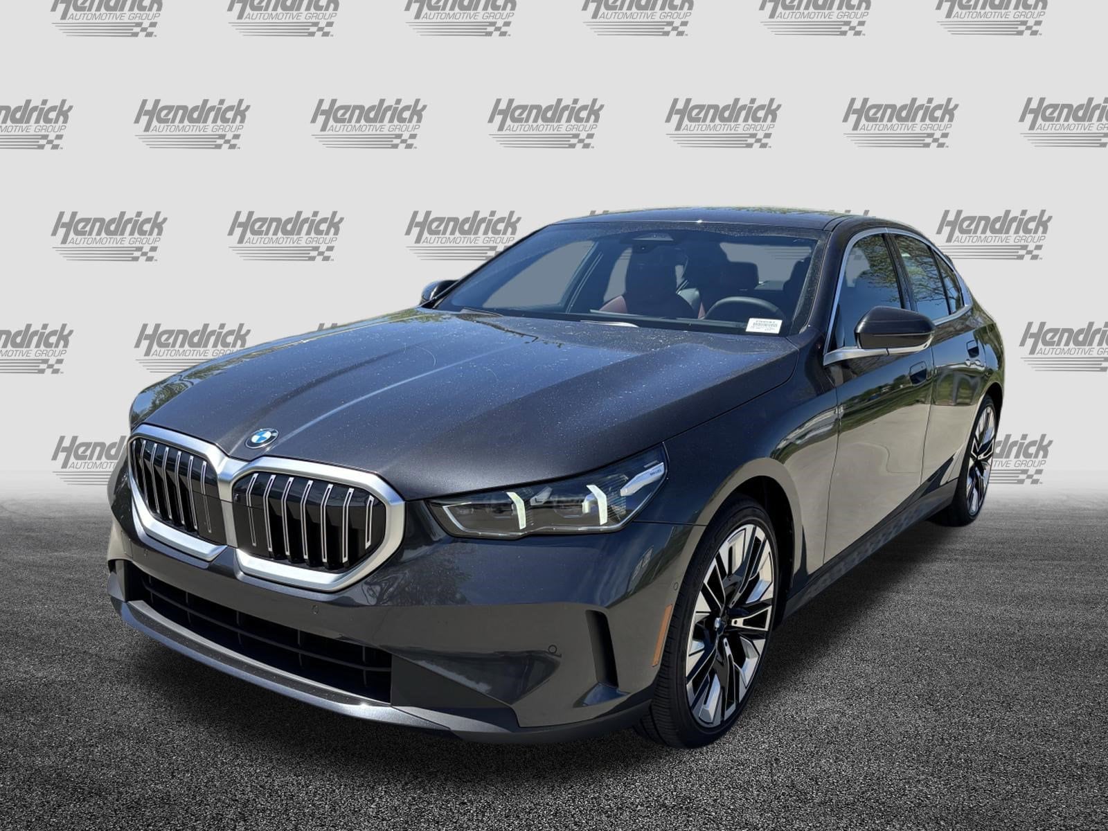 2025 BMW 5 Series 530i photo 4
